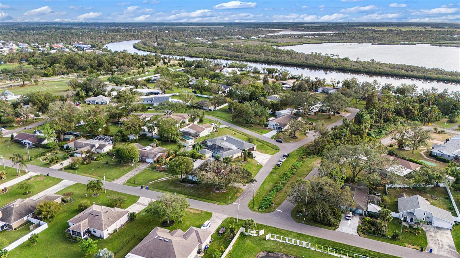 317 WENDI LN, RUSKIN, FL, 33570
