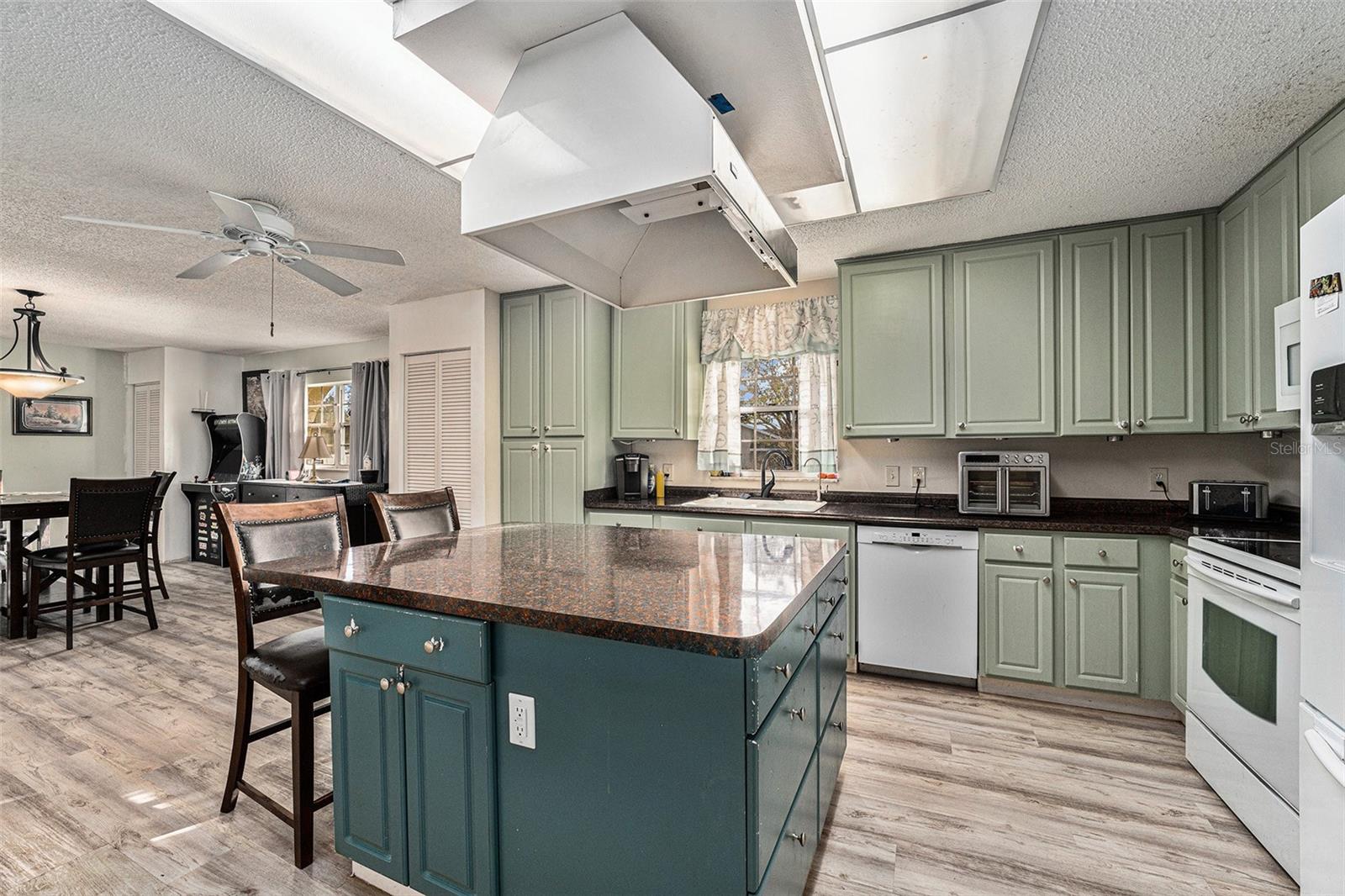 317 WENDI LN, RUSKIN, FL, 33570