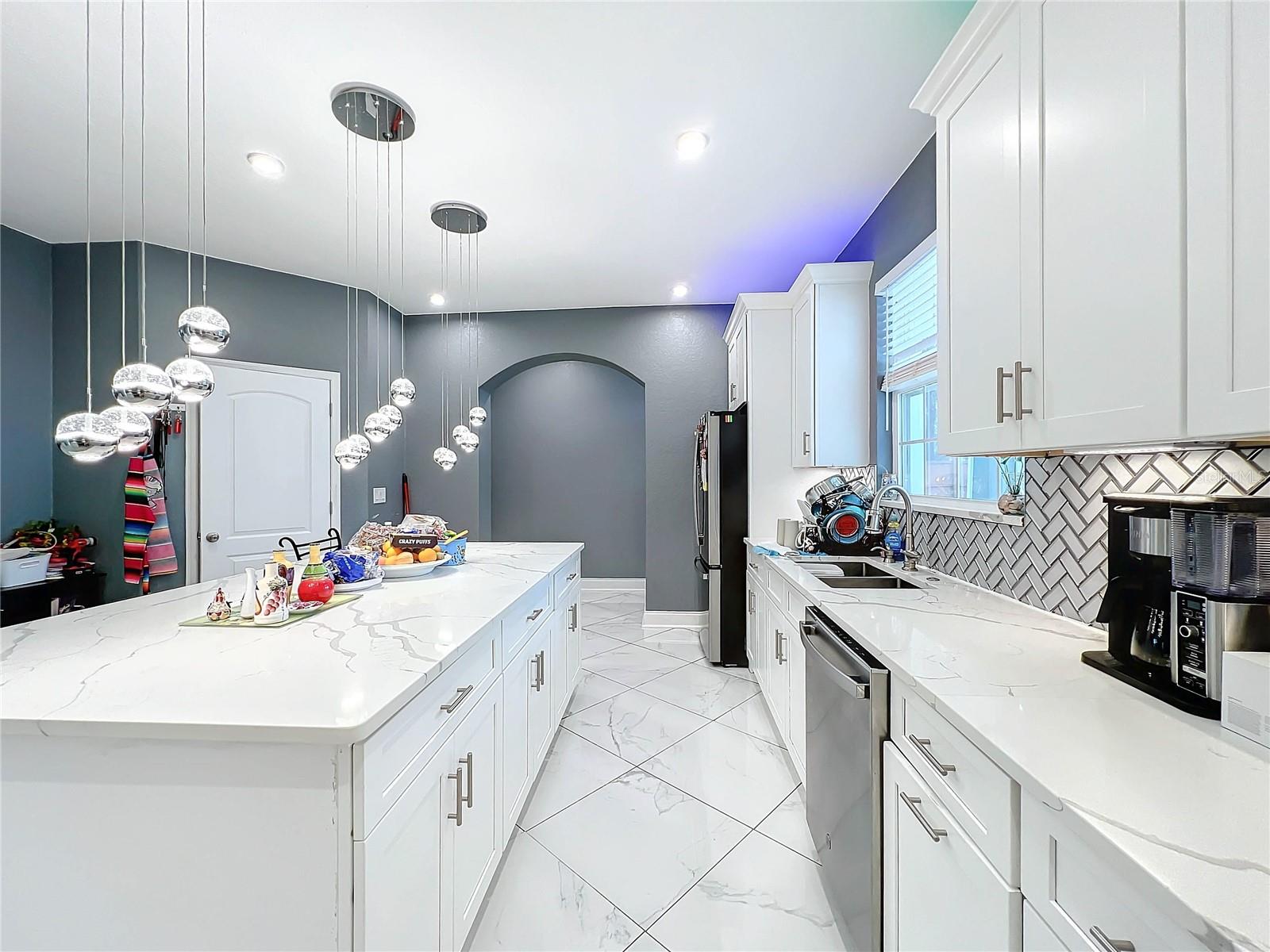 365 NASSAU AVE, LAKE WALES, FL, 33853