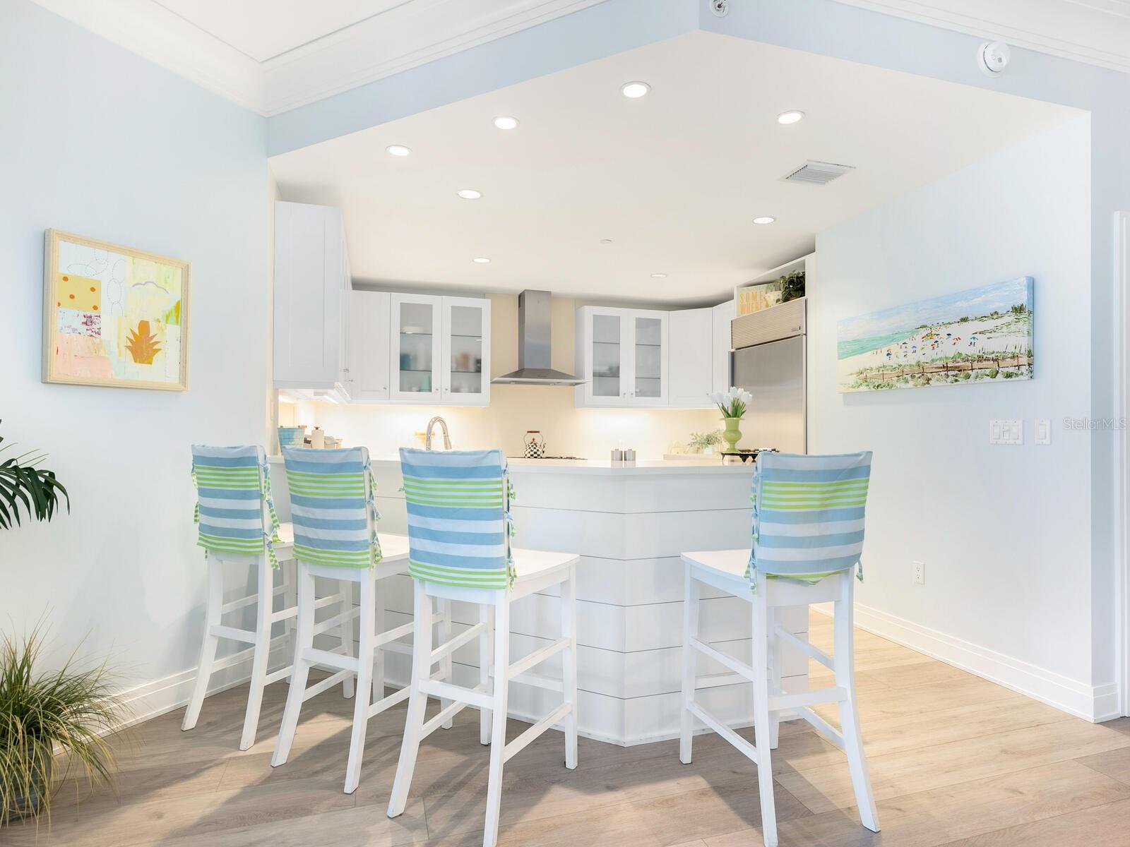 915 SEASIDE DR #407, SARASOTA, FL, 34242