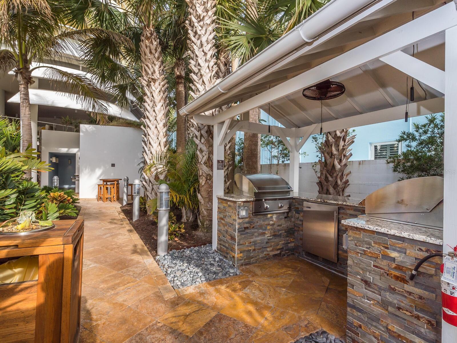915 SEASIDE DR #407, SARASOTA, FL, 34242