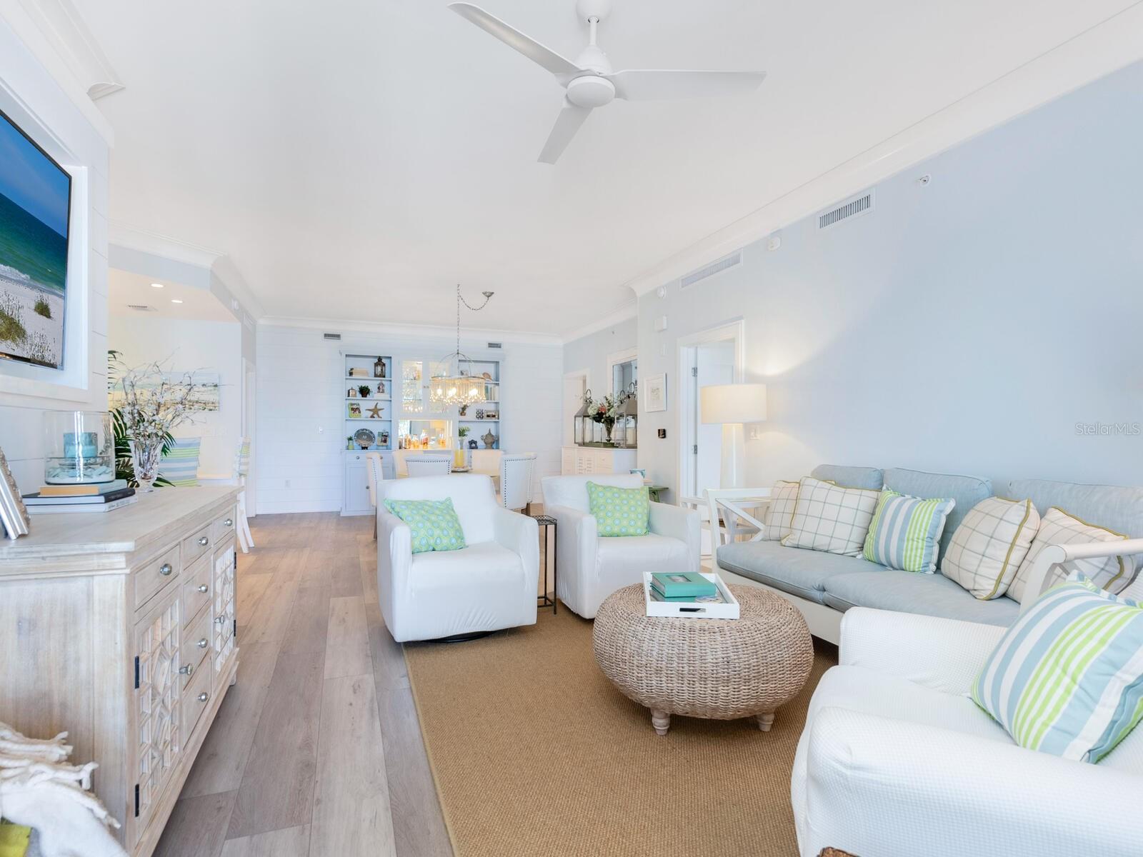 915 SEASIDE DR #407, SARASOTA, FL, 34242