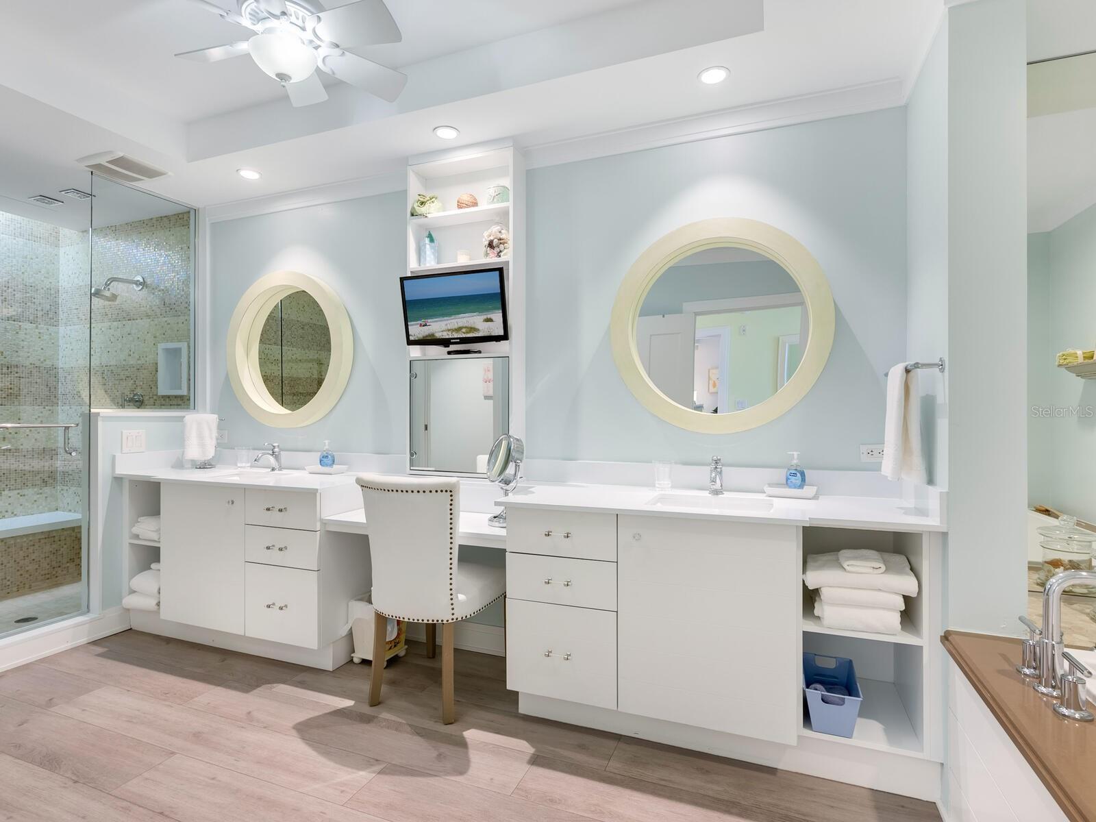 915 SEASIDE DR #407, SARASOTA, FL, 34242