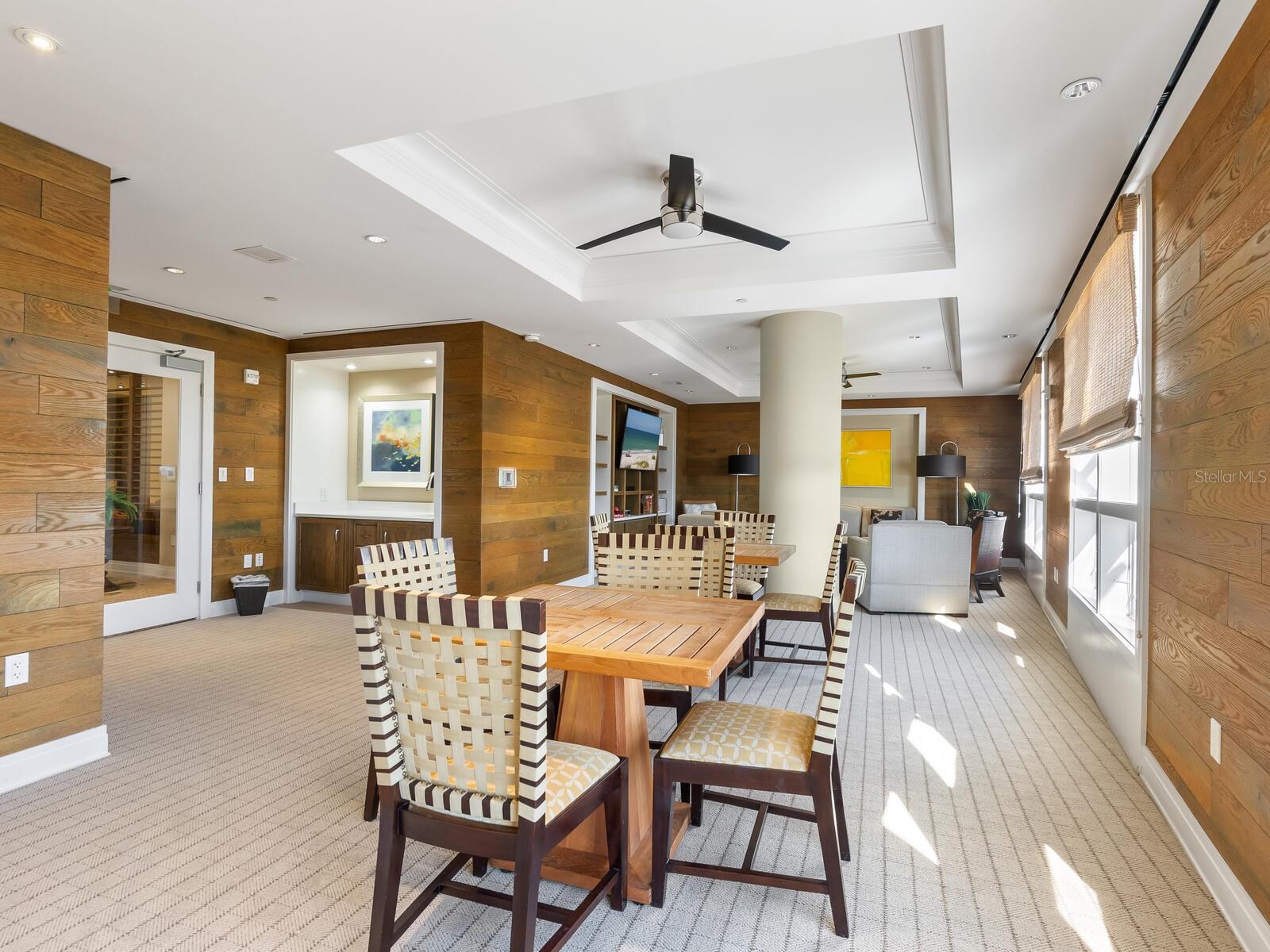 915 SEASIDE DR #407, SARASOTA, FL, 34242