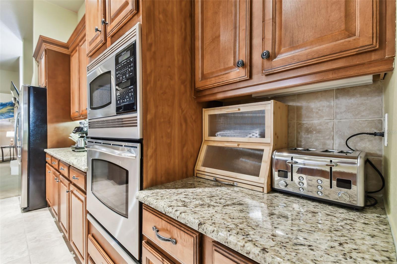 12709 MANNHURST OAK LN, LITHIA, FL, 33547