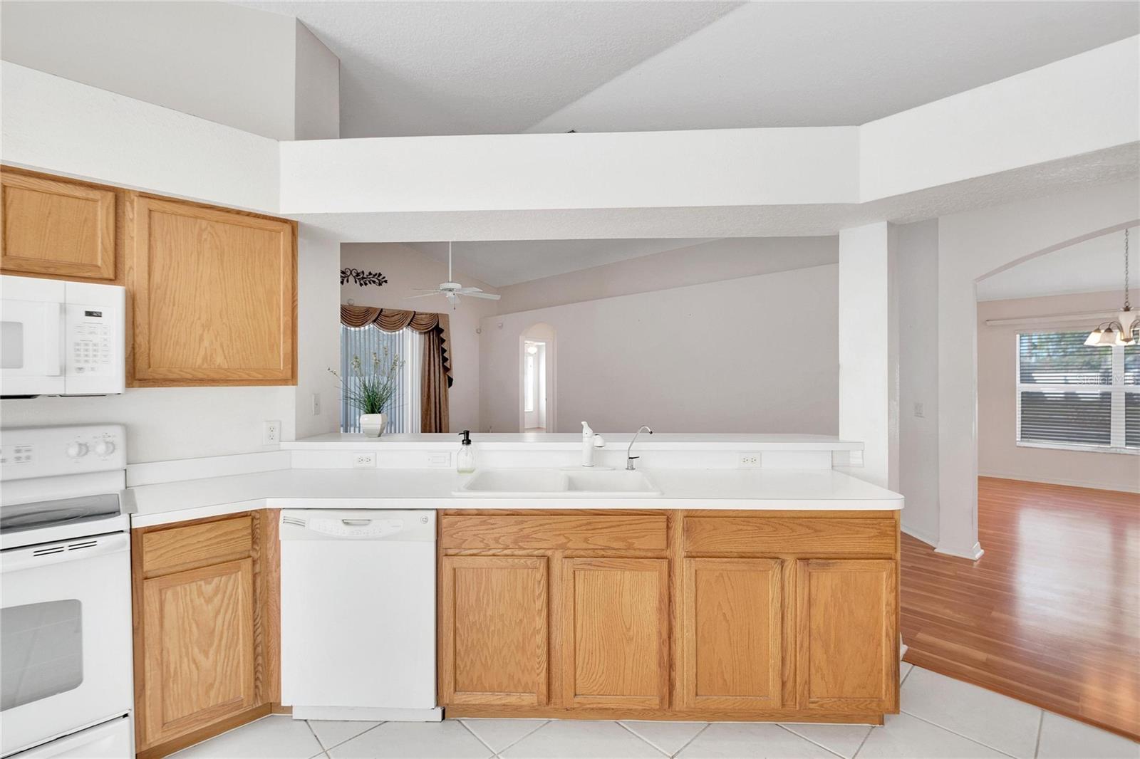 8534 CARRIAGE POINTE DR, GIBSONTON, FL, 33534