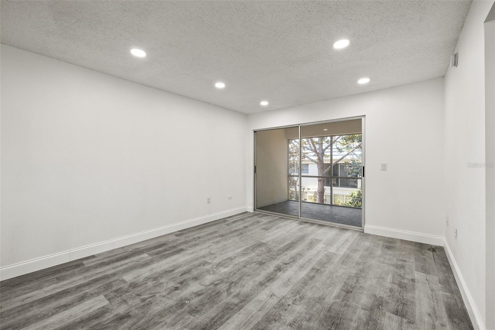 1975 W BAY DR #214, LARGO, FL, 33770