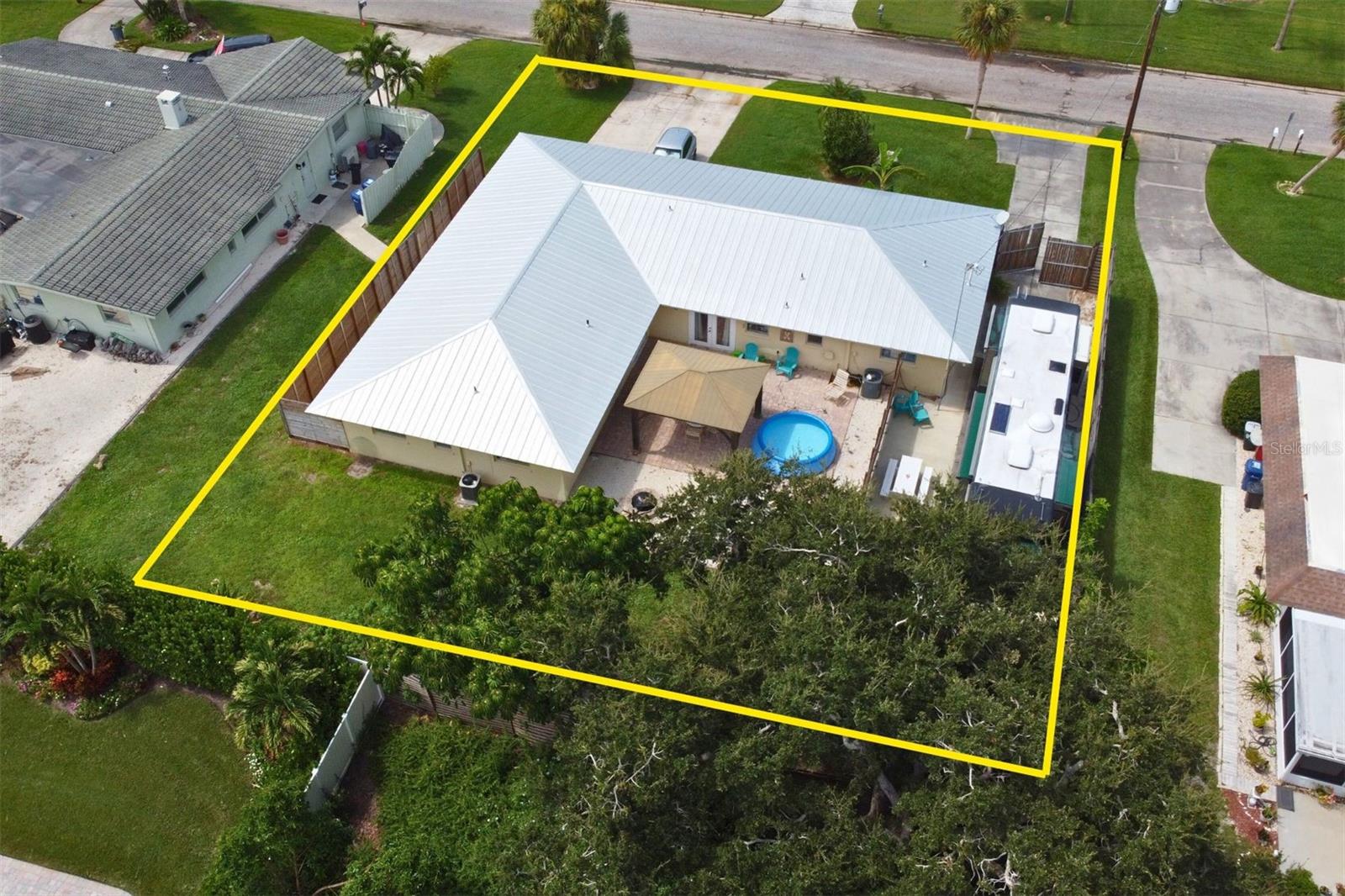 1860 SOUTHPOINTE DR, SARASOTA, FL, 34231