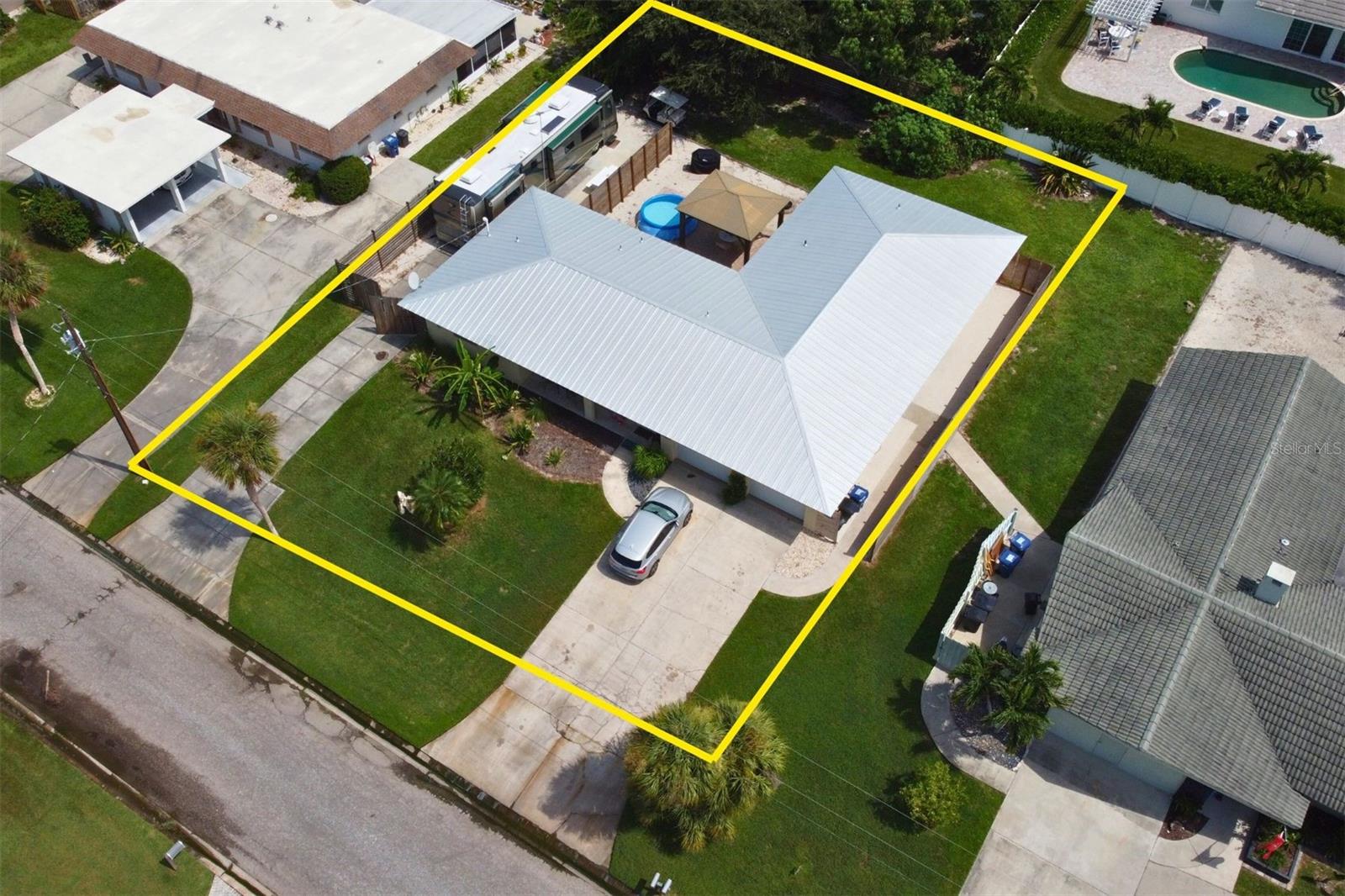 1860 SOUTHPOINTE DR, SARASOTA, FL, 34231