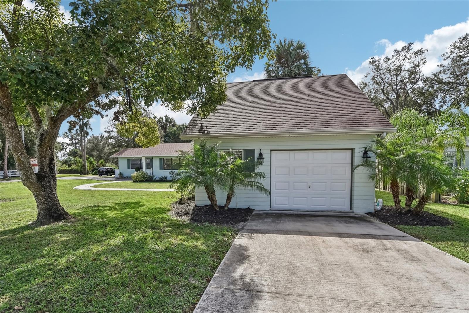 580 PAGE LN, MOUNT DORA, FL, 32757