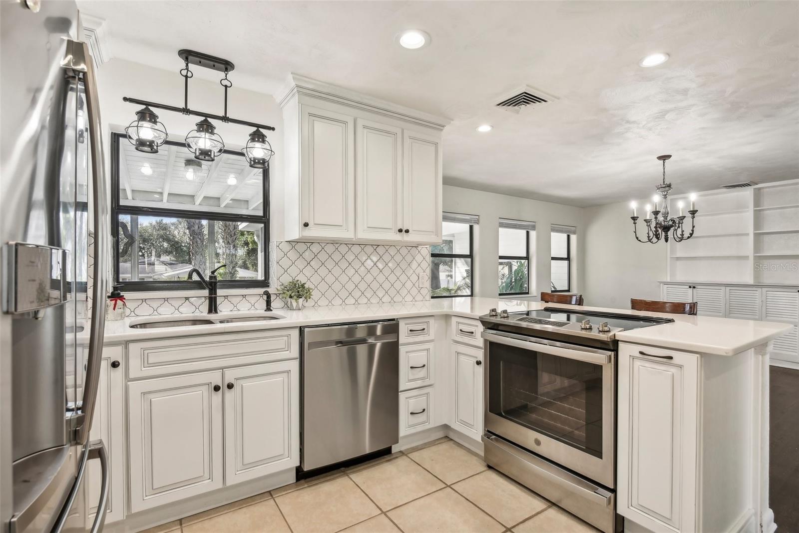 580 PAGE LN, MOUNT DORA, FL, 32757