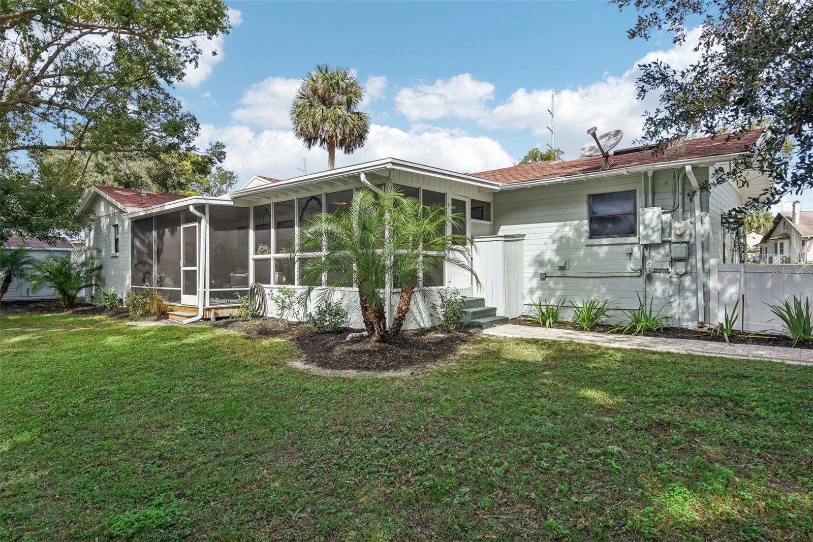 580 PAGE LN, MOUNT DORA, FL, 32757