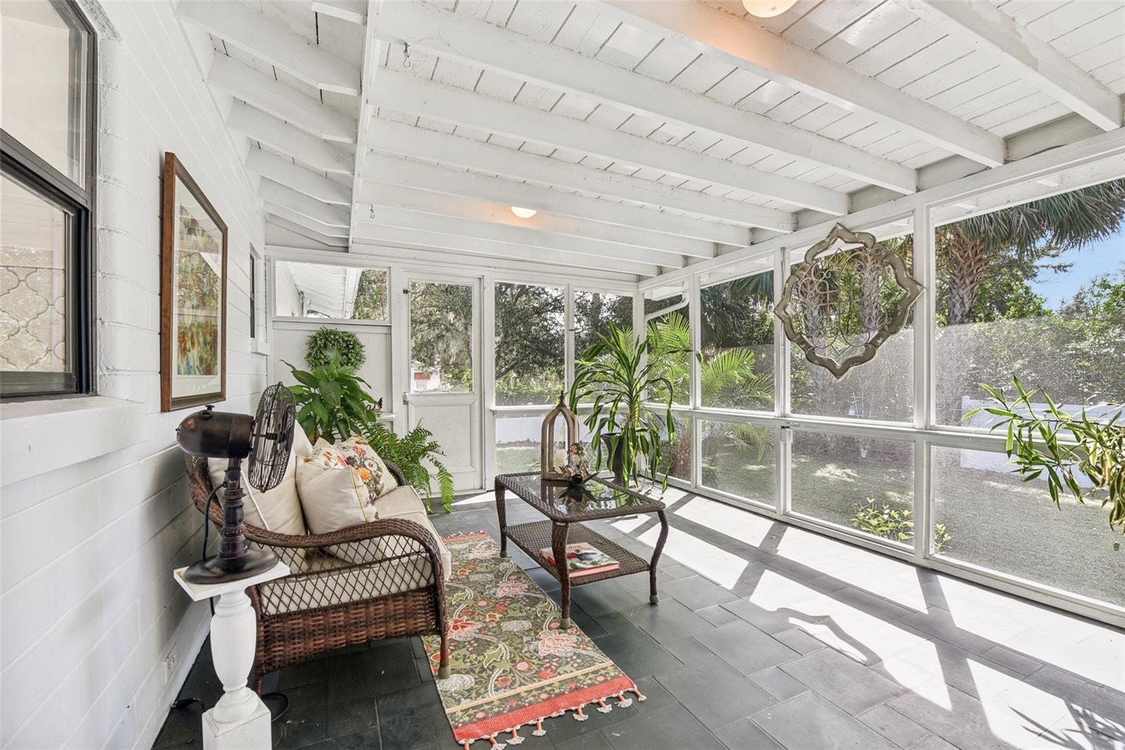 580 PAGE LN, MOUNT DORA, FL, 32757