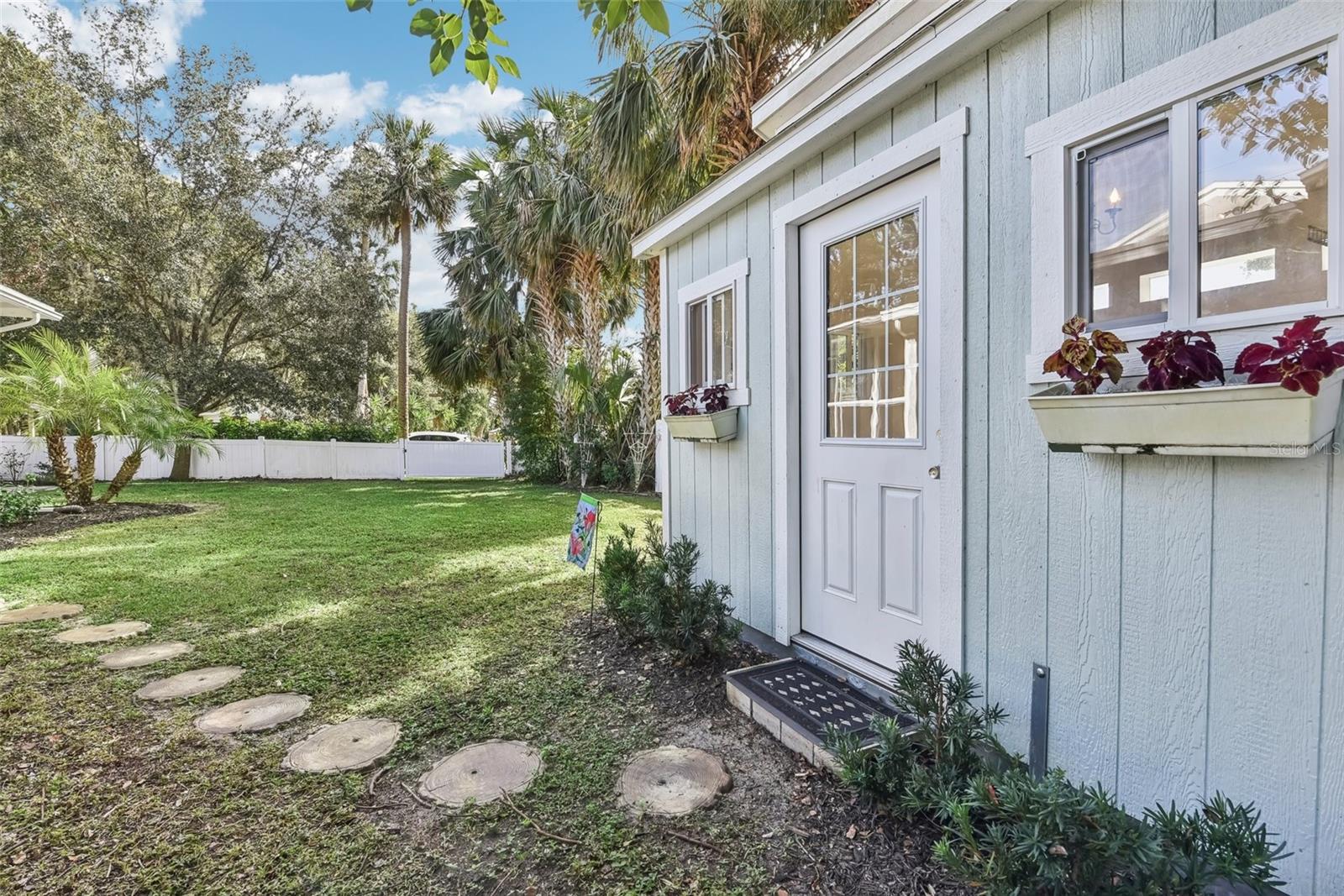 580 PAGE LN, MOUNT DORA, FL, 32757