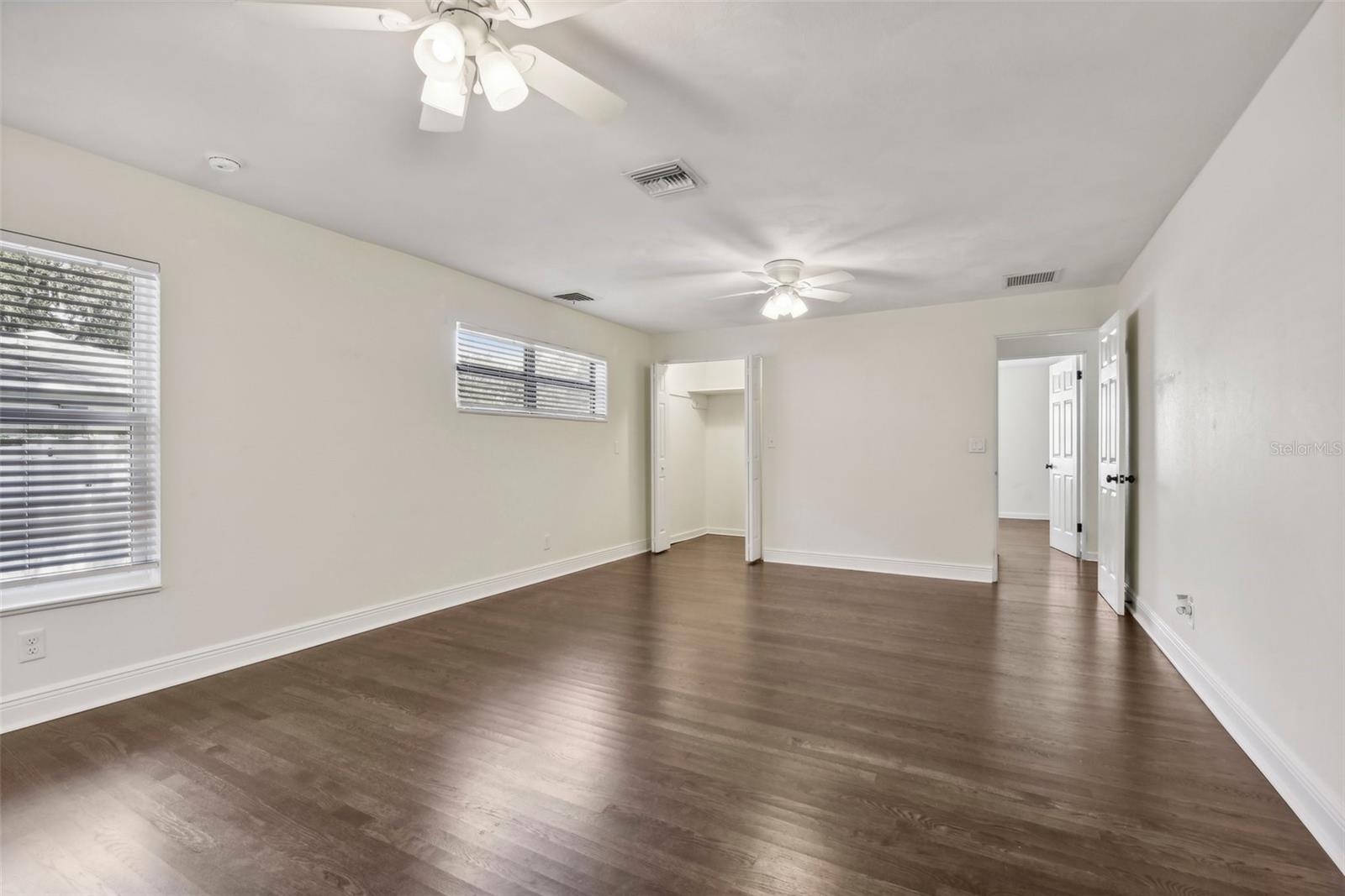 580 PAGE LN, MOUNT DORA, FL, 32757