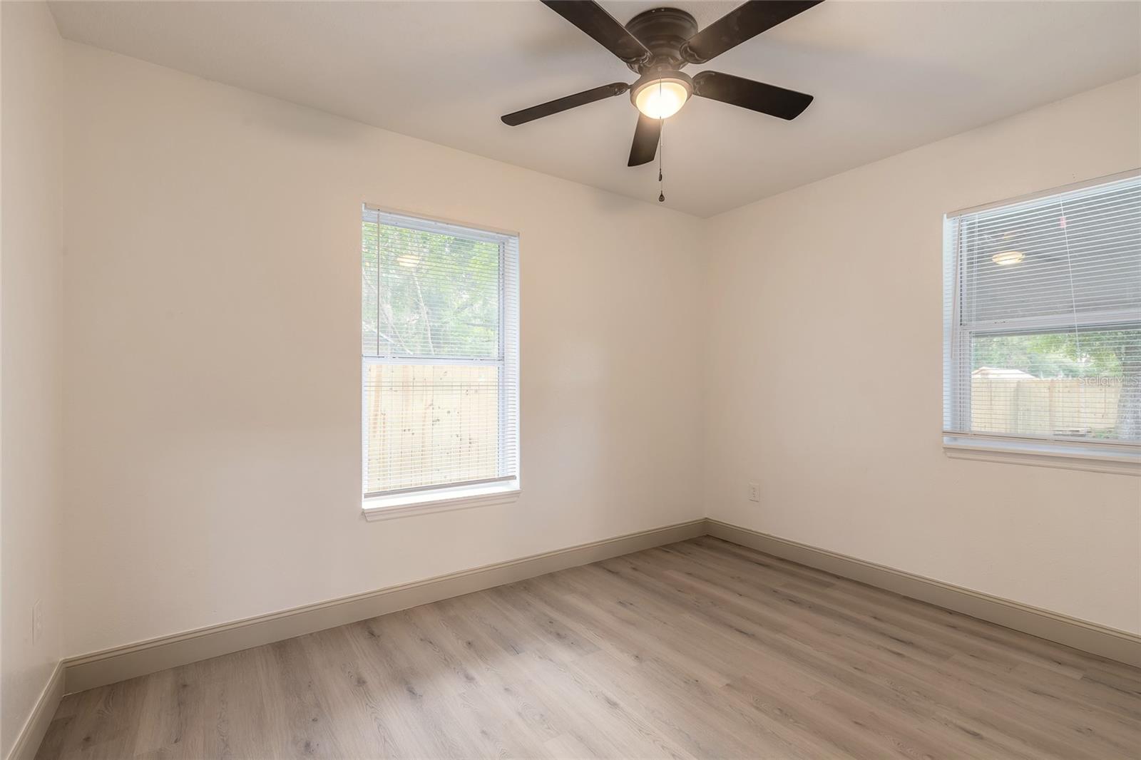 735 E CAROLINA AVE, DELAND, FL, 32724
