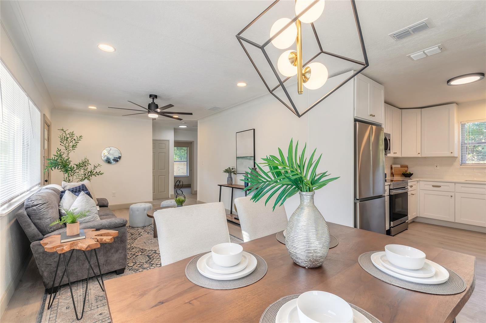 735 E CAROLINA AVE, DELAND, FL, 32724