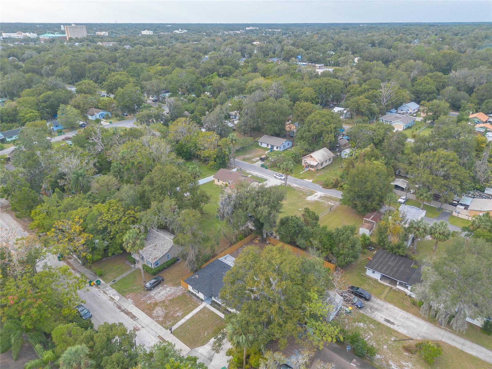 735 E CAROLINA AVE, DELAND, FL, 32724