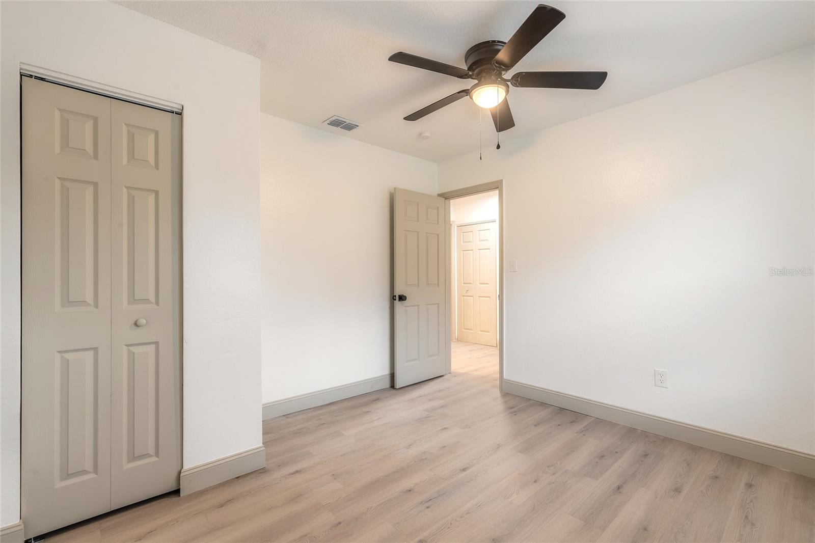735 E CAROLINA AVE, DELAND, FL, 32724