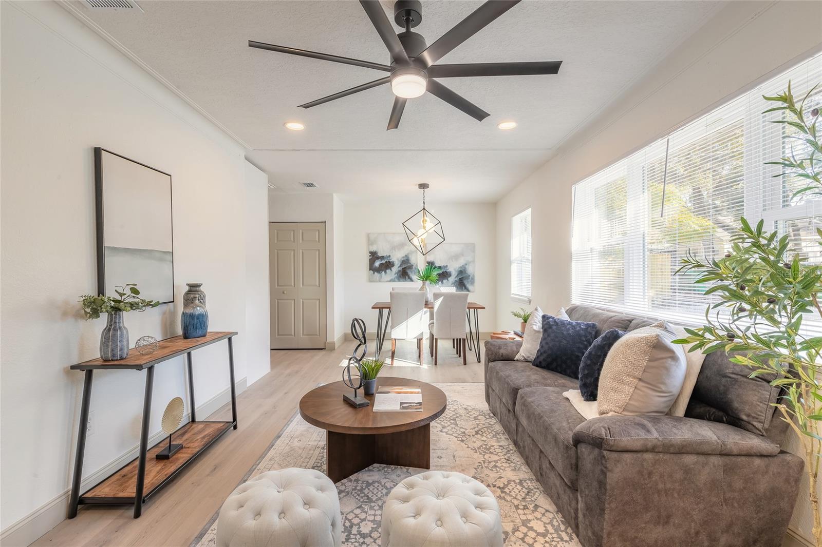 735 E CAROLINA AVE, DELAND, FL, 32724