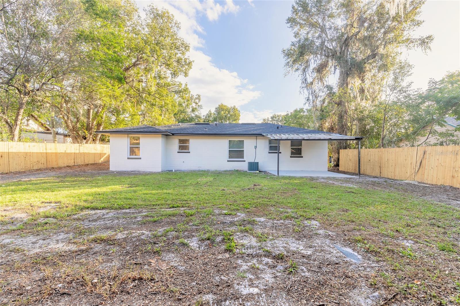 735 E CAROLINA AVE, DELAND, FL, 32724