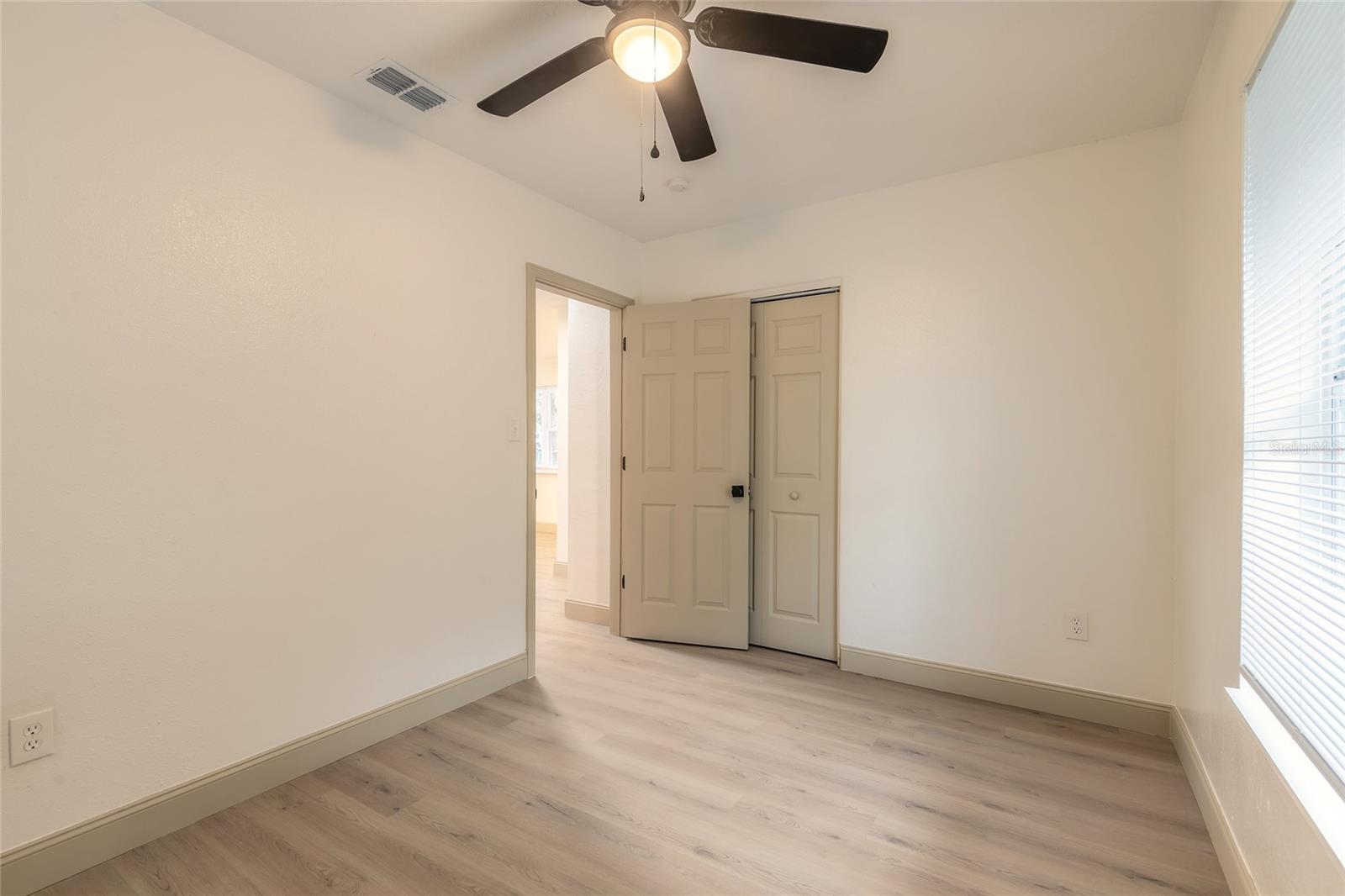 735 E CAROLINA AVE, DELAND, FL, 32724