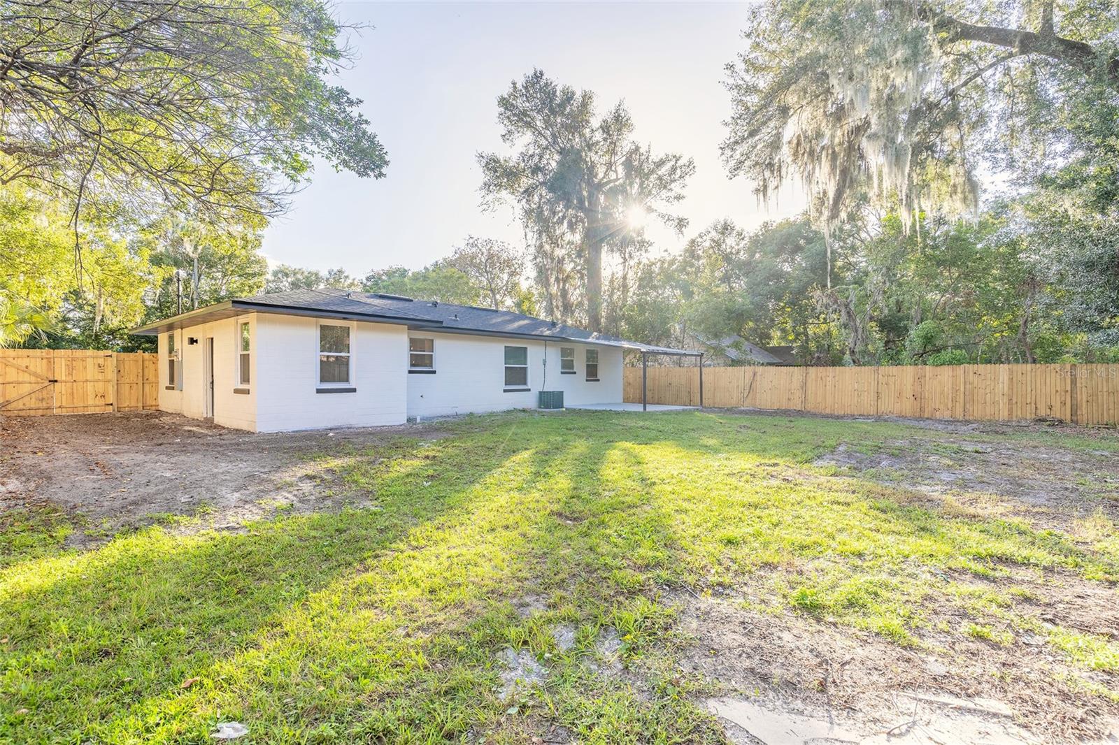 735 E CAROLINA AVE, DELAND, FL, 32724