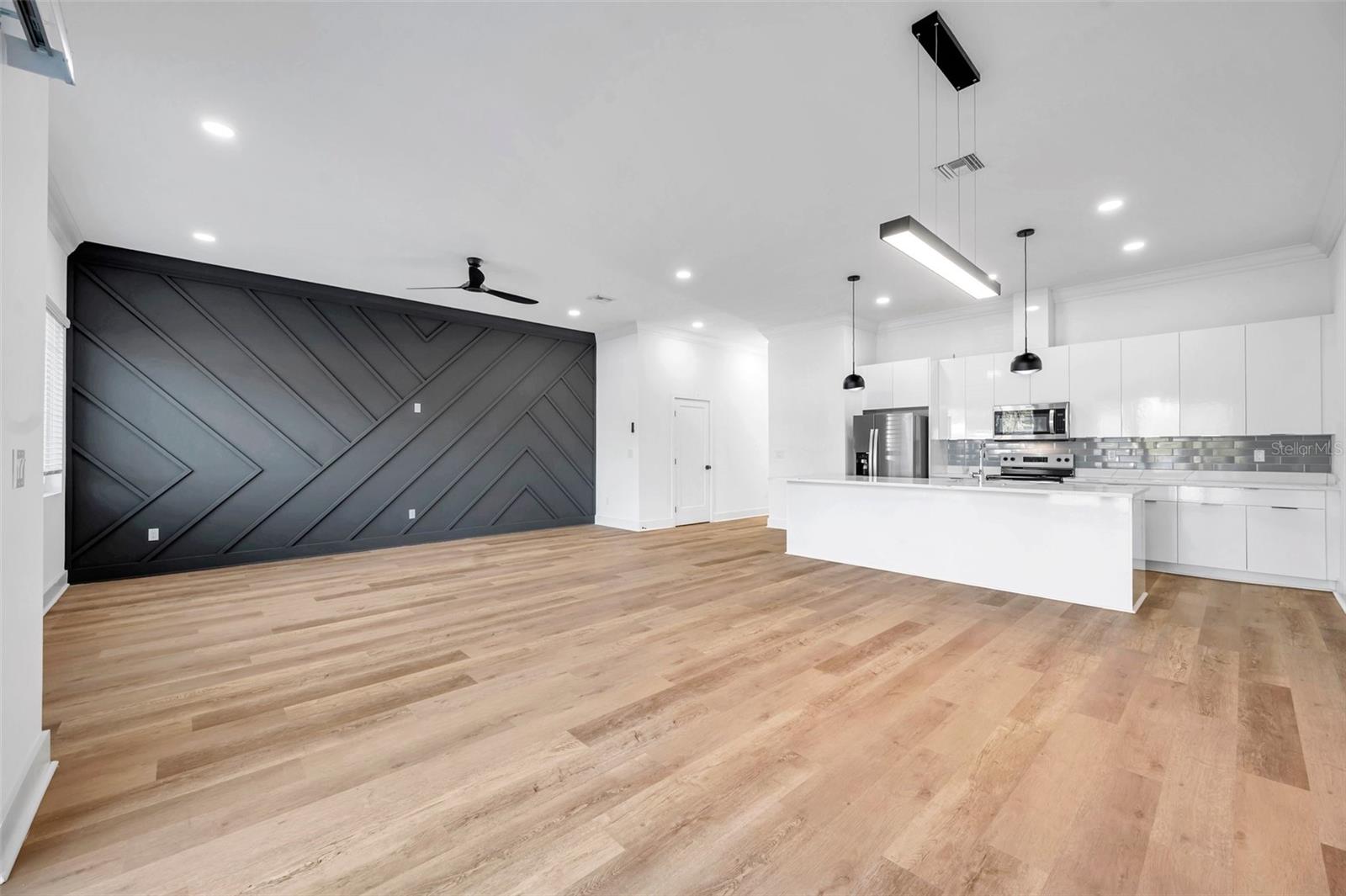 2608 W COLUMBUS DR #3, TAMPA, FL, 33607