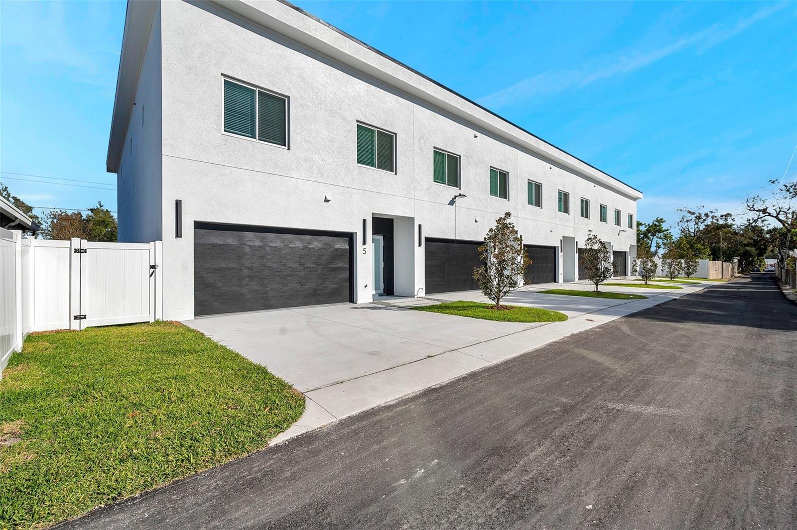 2608 W COLUMBUS DR #3, TAMPA, FL, 33607