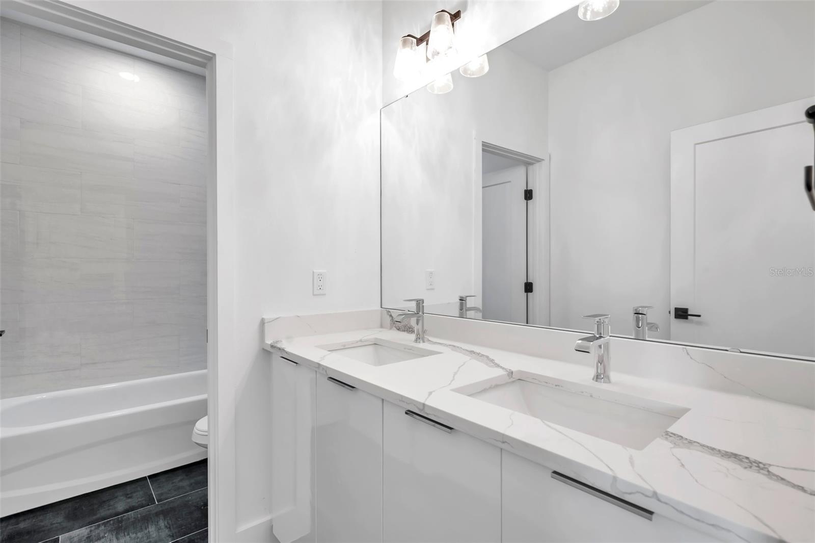 2608 W COLUMBUS DR #3, TAMPA, FL, 33607