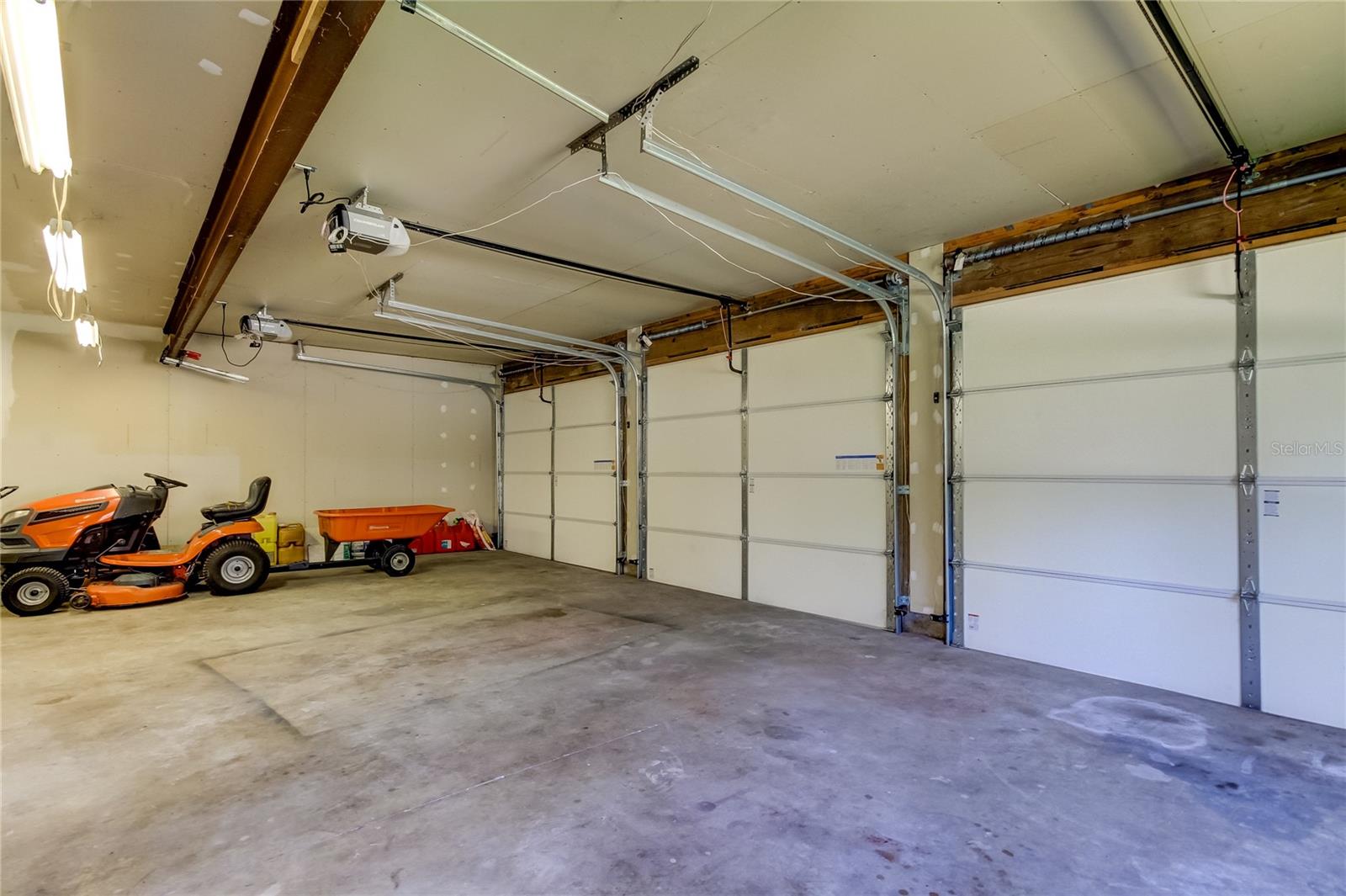 6828 OLD PASCO RD, WESLEY CHAPEL, FL, 33544