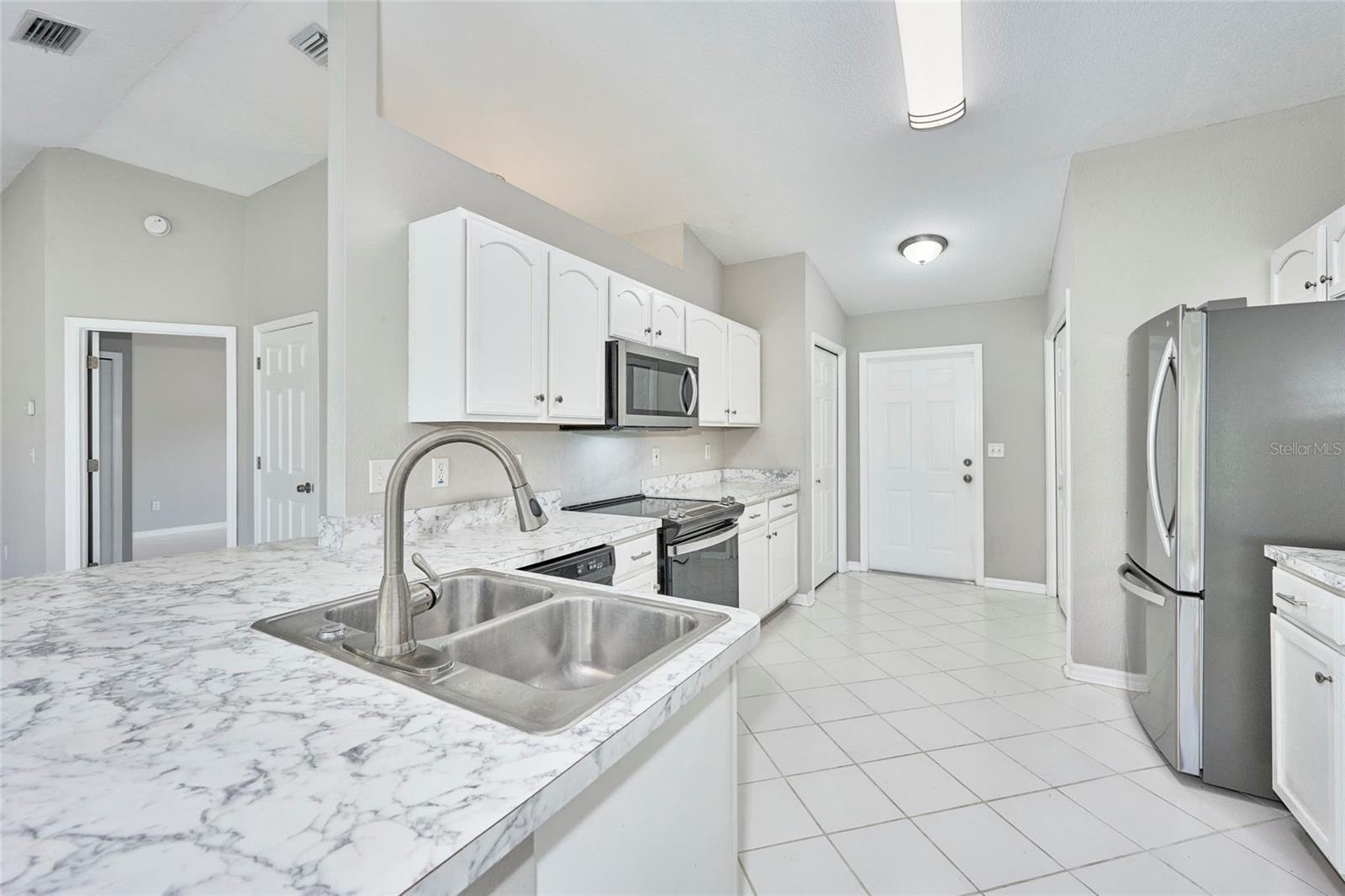 6294 ARBOREA DR, INDIAN LAKE ESTATES, FL, 33855