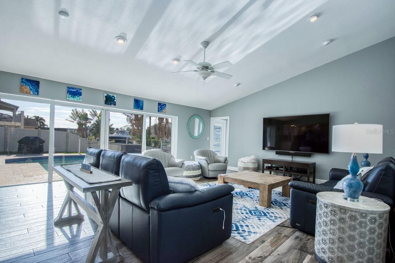 2773 SEABREEZE DR S, GULFPORT, FL, 33707