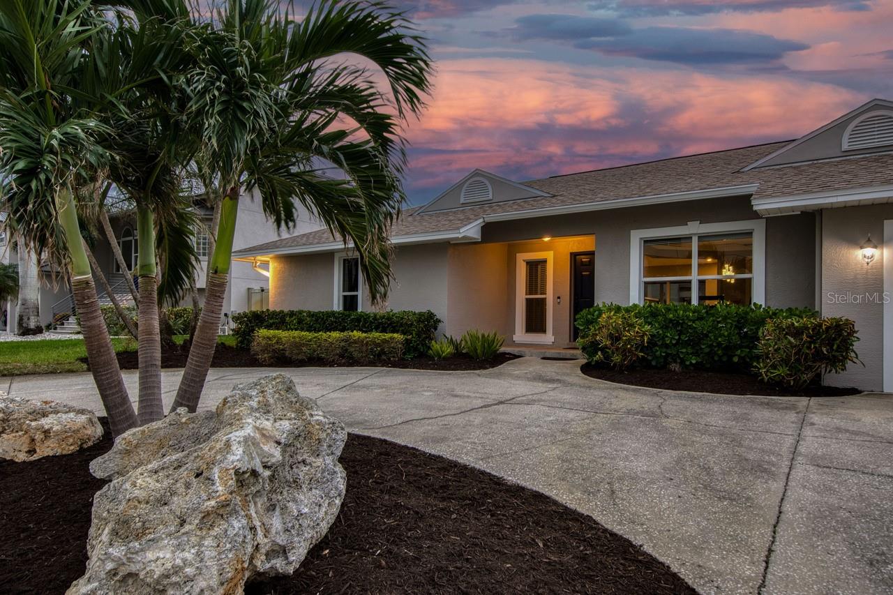 2773 SEABREEZE DR S, GULFPORT, FL, 33707