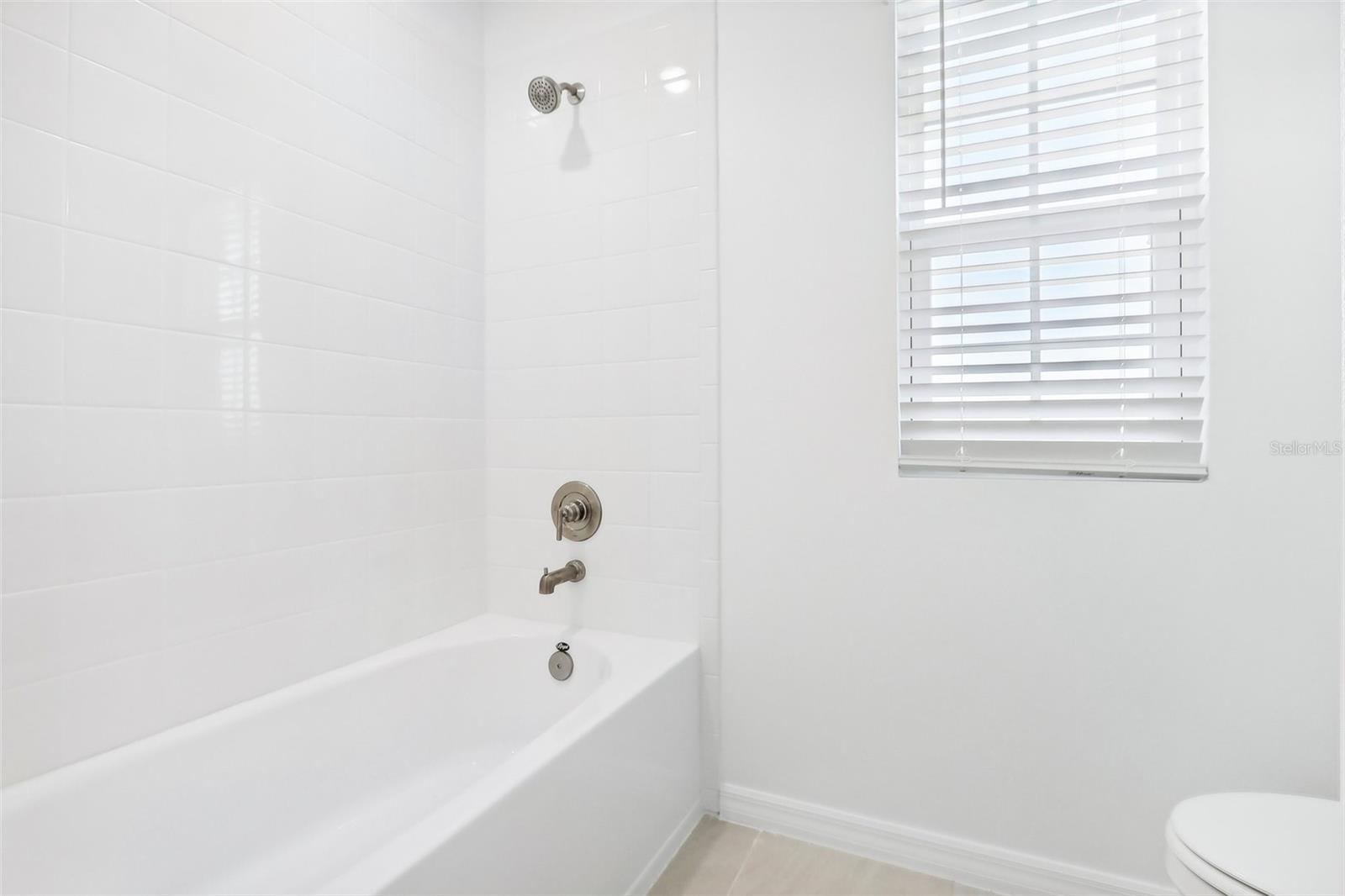 27472 BLACK KITE AVE, HOWEY IN THE HILLS, FL, 34737