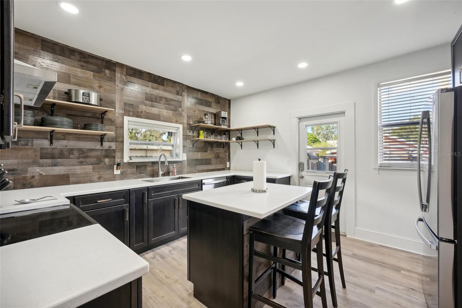 56 W PARK ST, TARPON SPRINGS, FL, 34689