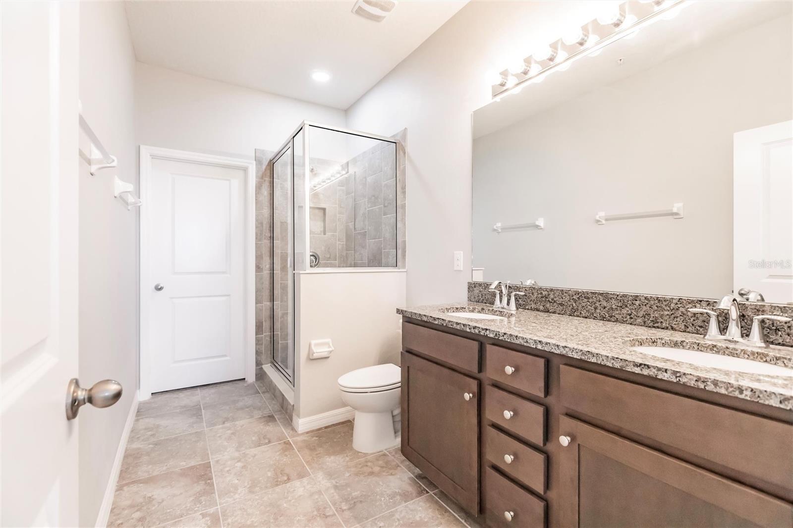 8372 ENCLAVE WAY #104, SARASOTA, FL, 34243