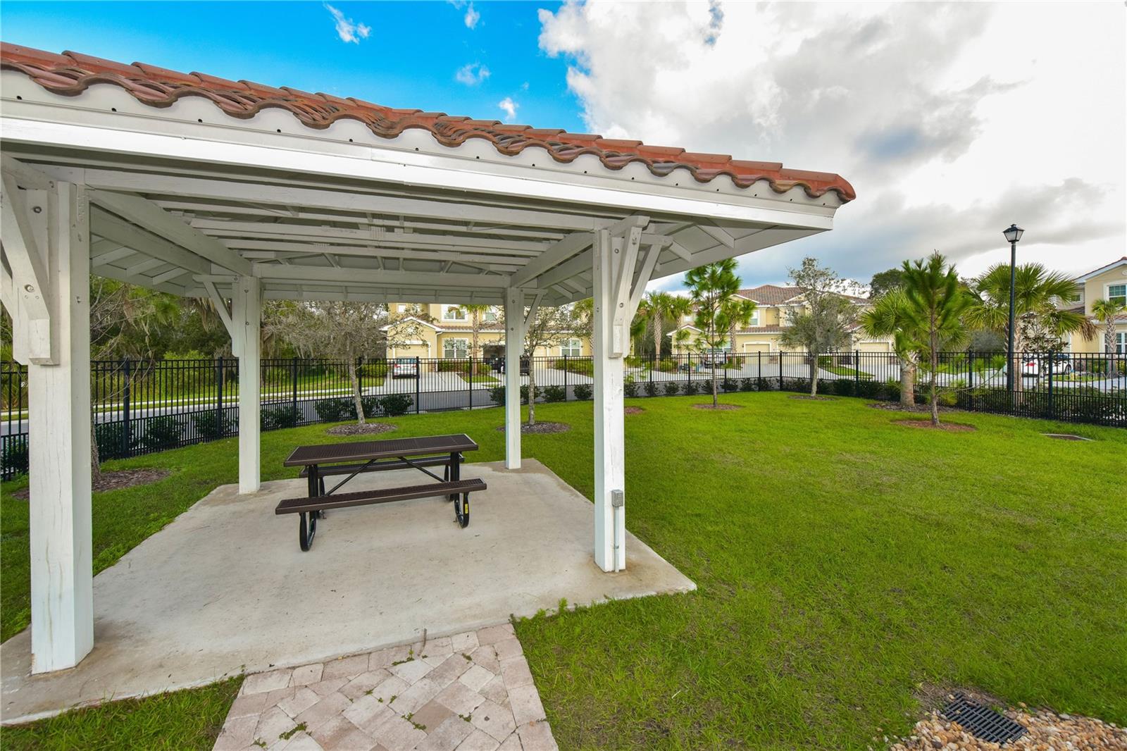 8372 ENCLAVE WAY #104, SARASOTA, FL, 34243