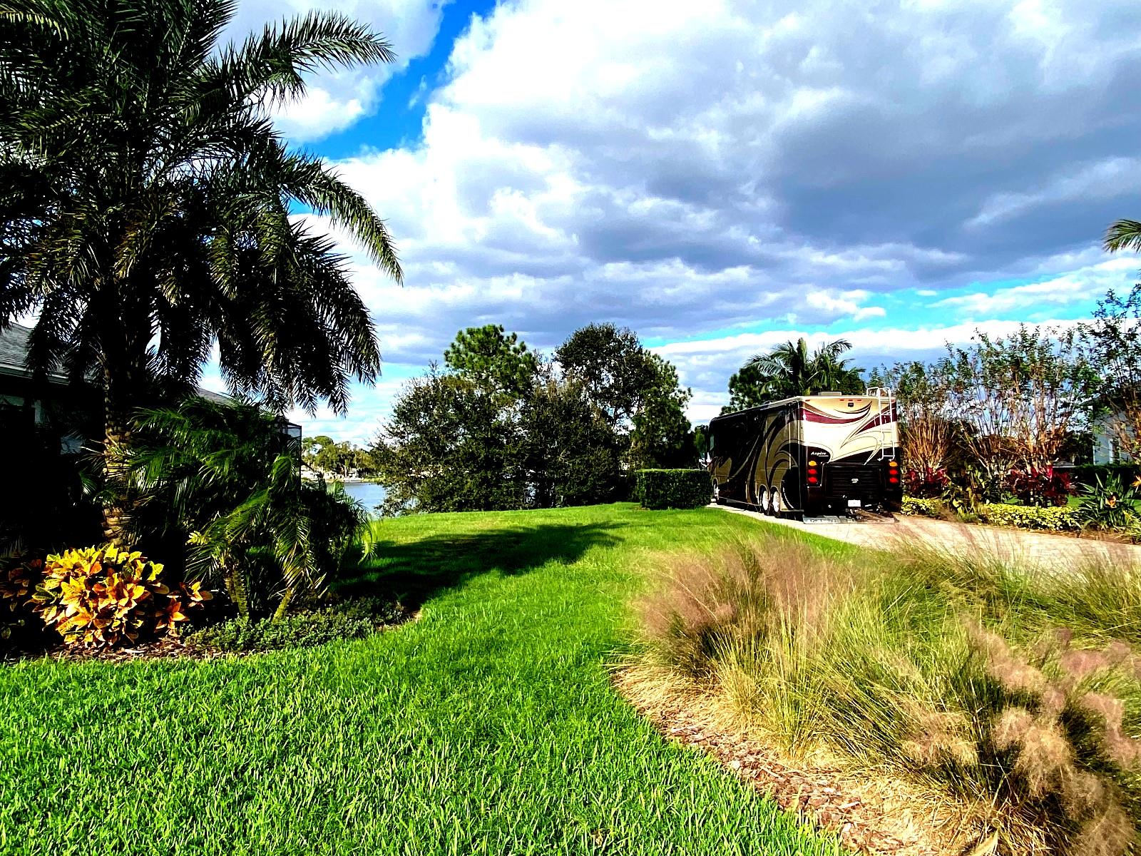 706 MEANDERING WAY, POLK CITY, FL, 33868