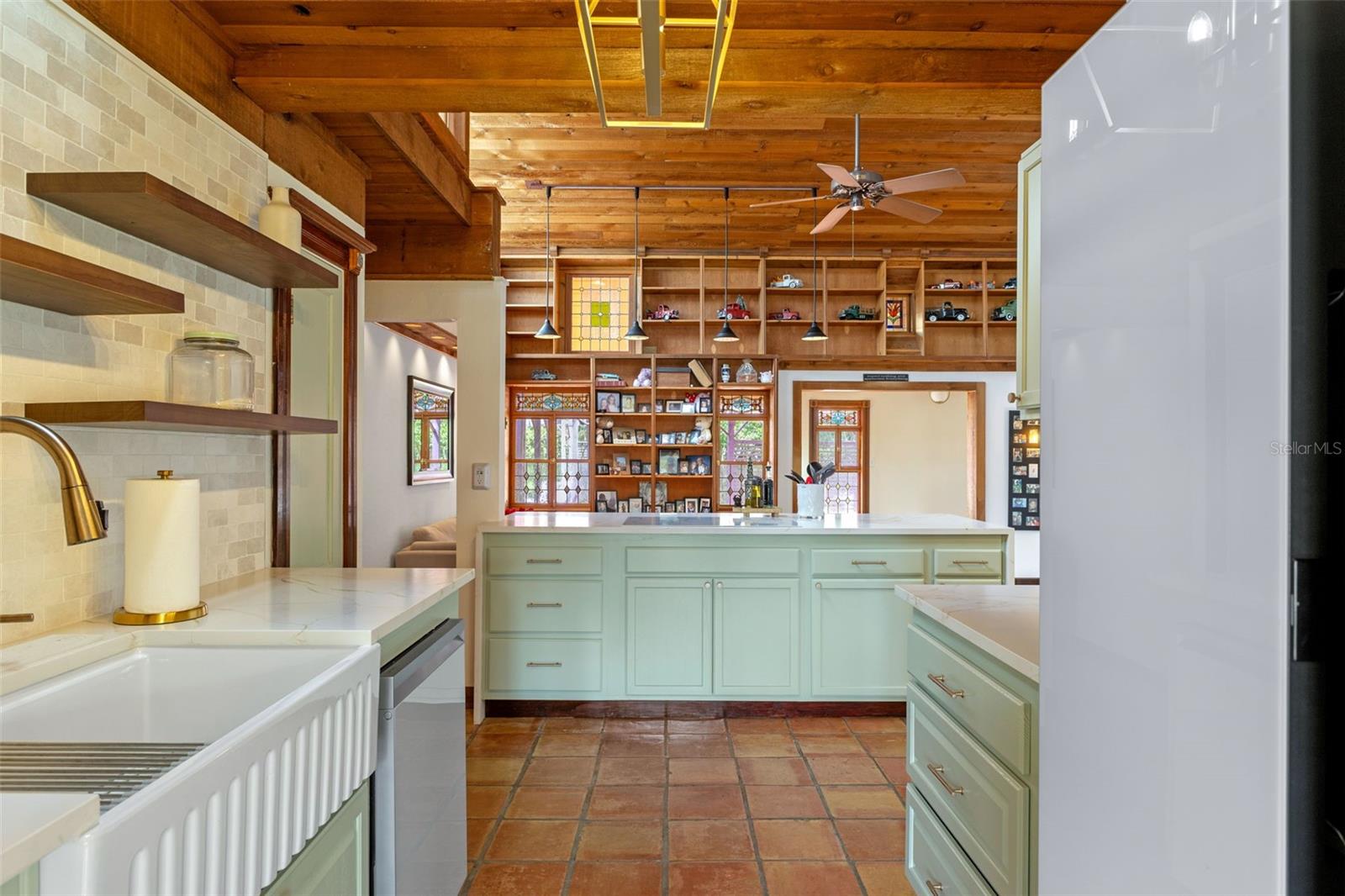 360 REST HAVEN RD, GENEVA, FL, 32732