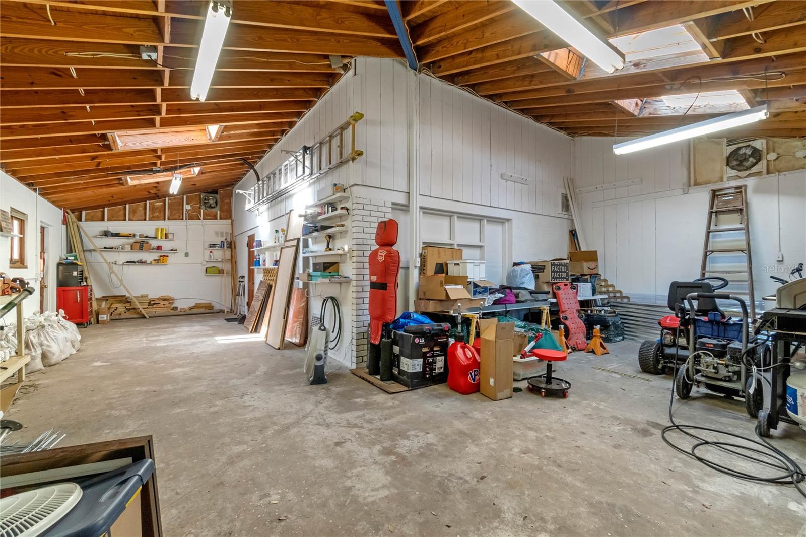 360 REST HAVEN RD, GENEVA, FL, 32732