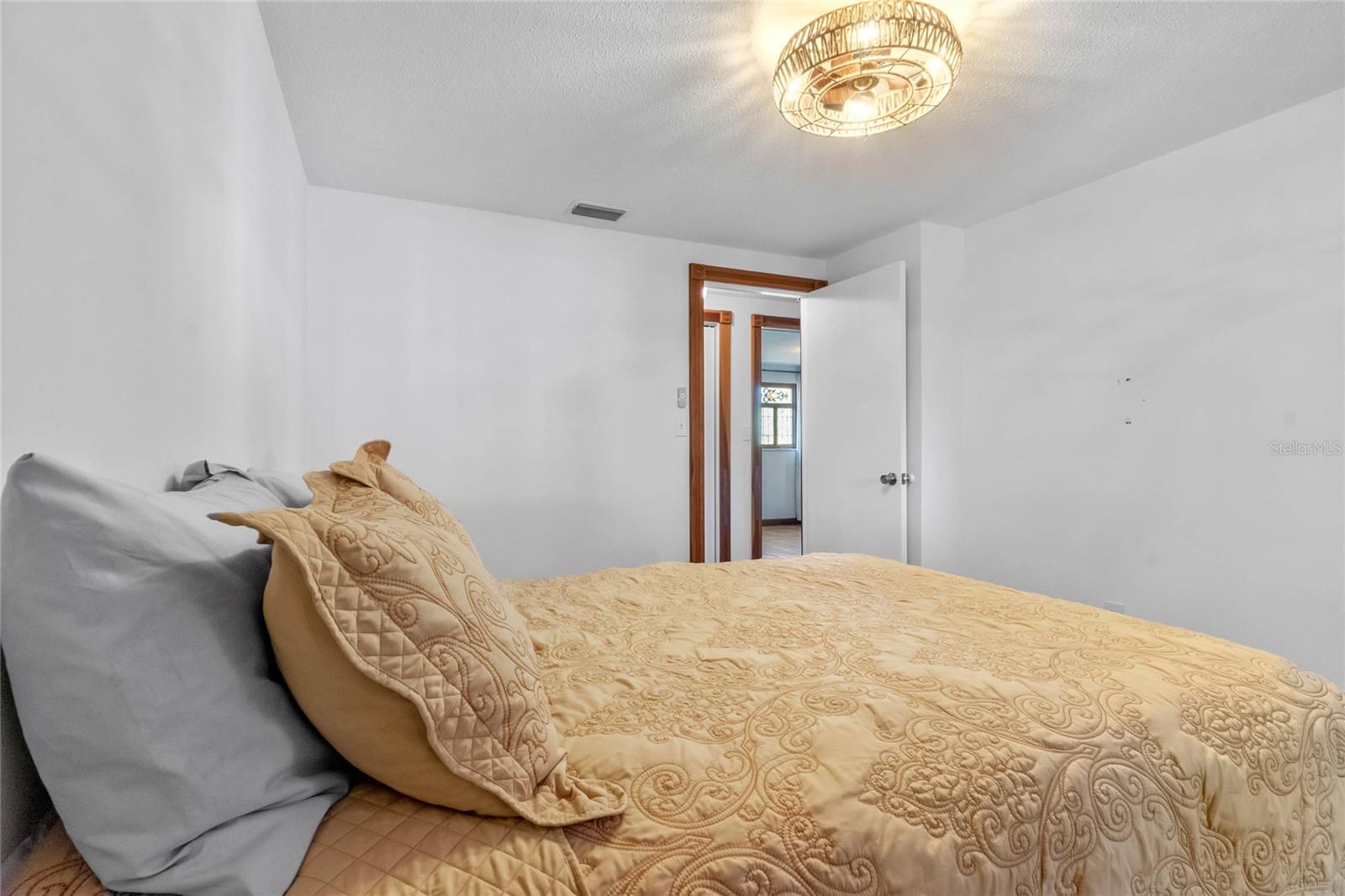 360 REST HAVEN RD, GENEVA, FL, 32732