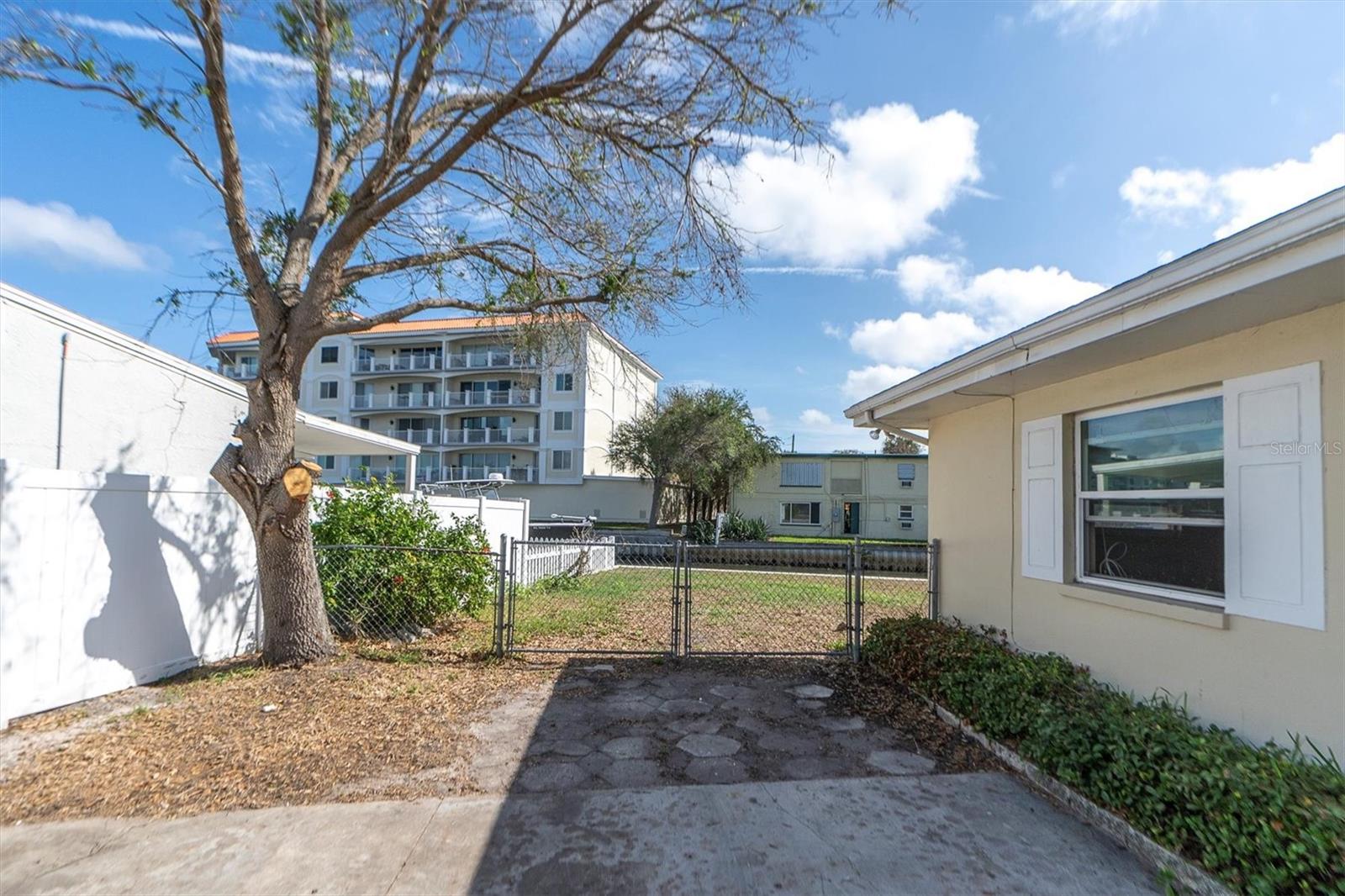 1863 VENETIAN POINT DR, CLEARWATER, FL, 33755