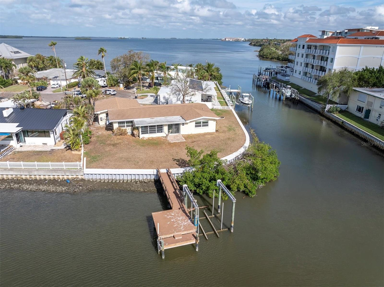 1863 VENETIAN POINT DR, CLEARWATER, FL, 33755