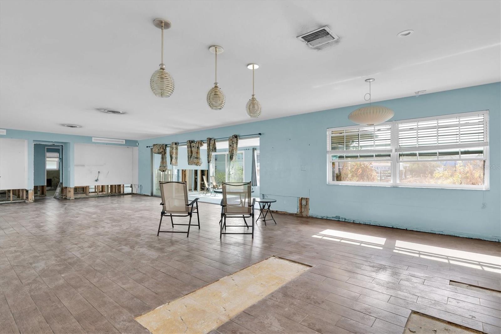 1863 VENETIAN POINT DR, CLEARWATER, FL, 33755
