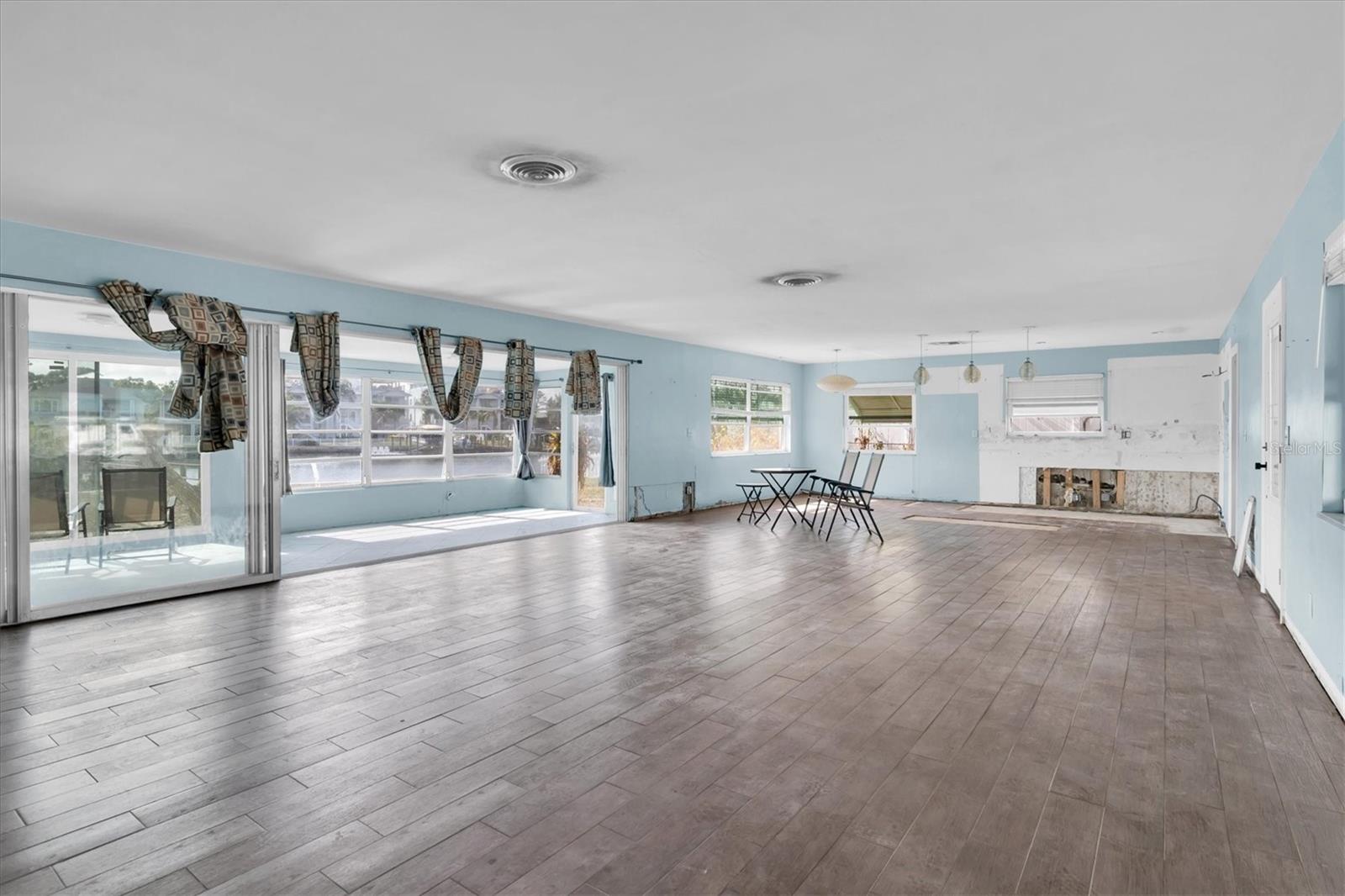 1863 VENETIAN POINT DR, CLEARWATER, FL, 33755