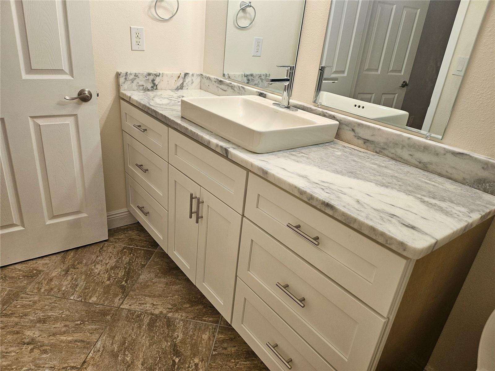 106 1ST ST E #110, TIERRA VERDE, FL, 33715