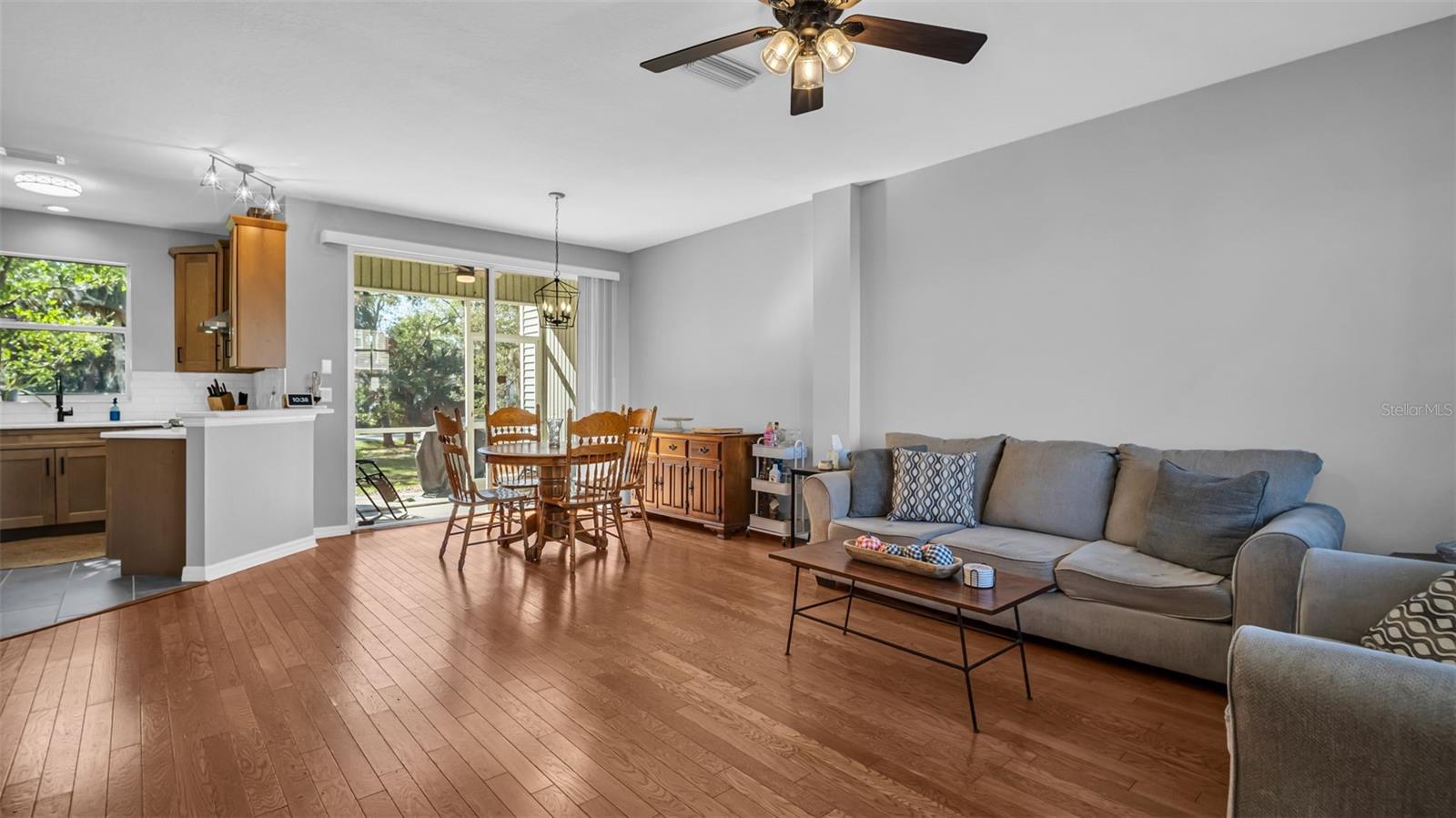 12432 COUNTRY WHITE CIR, TAMPA, FL, 33635