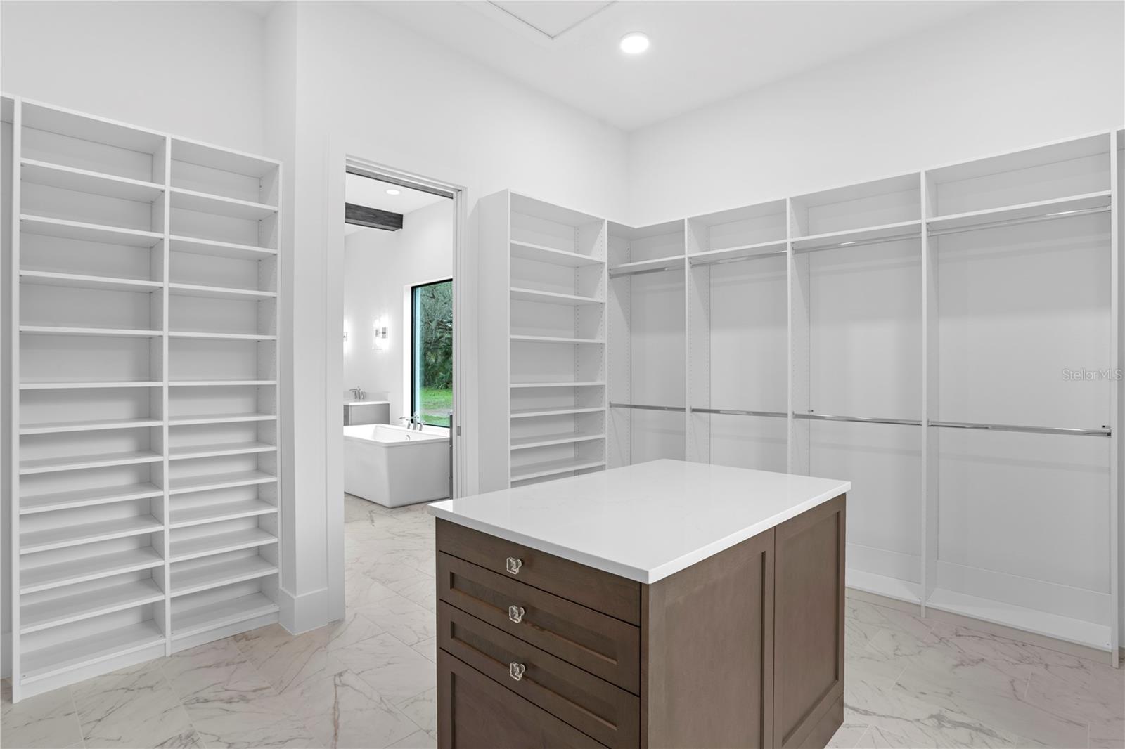 937 OLD WELCOME RD, LITHIA, FL, 33547