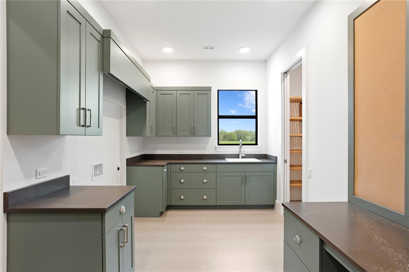 937 OLD WELCOME RD, LITHIA, FL, 33547